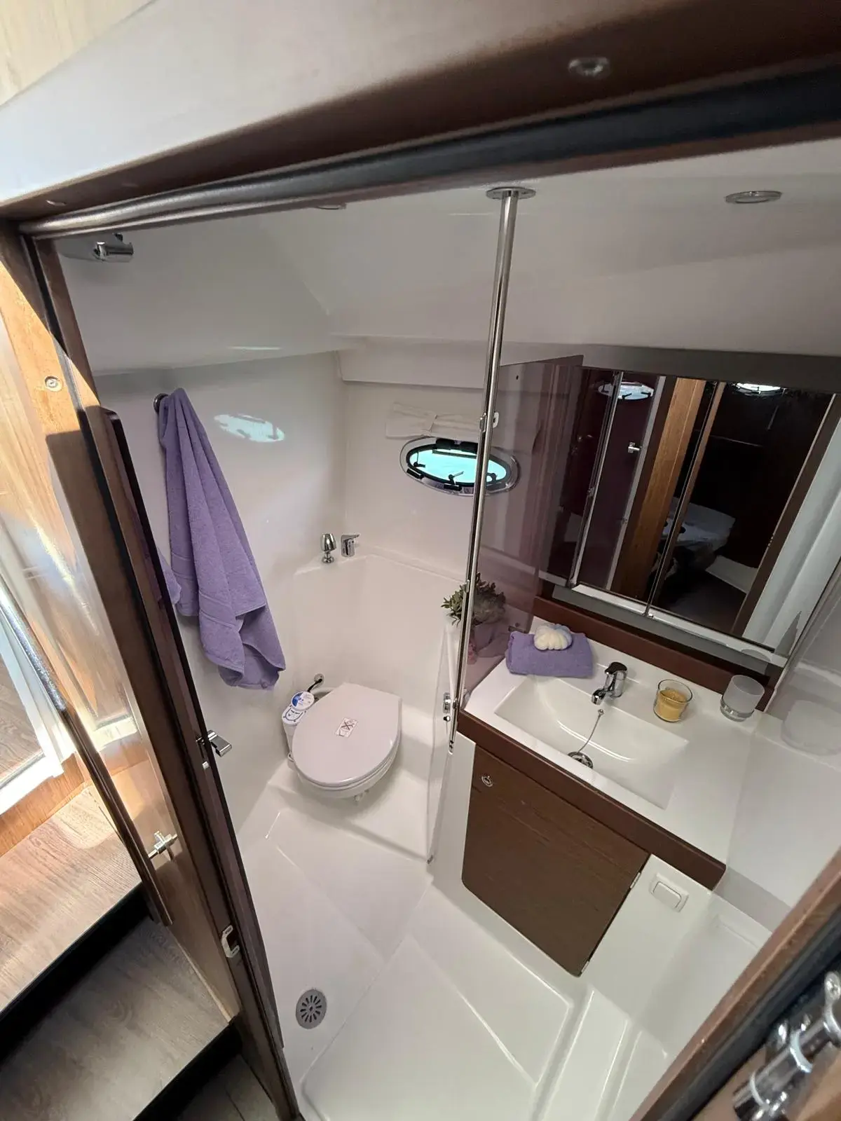 Antares 36 thumbnail 12