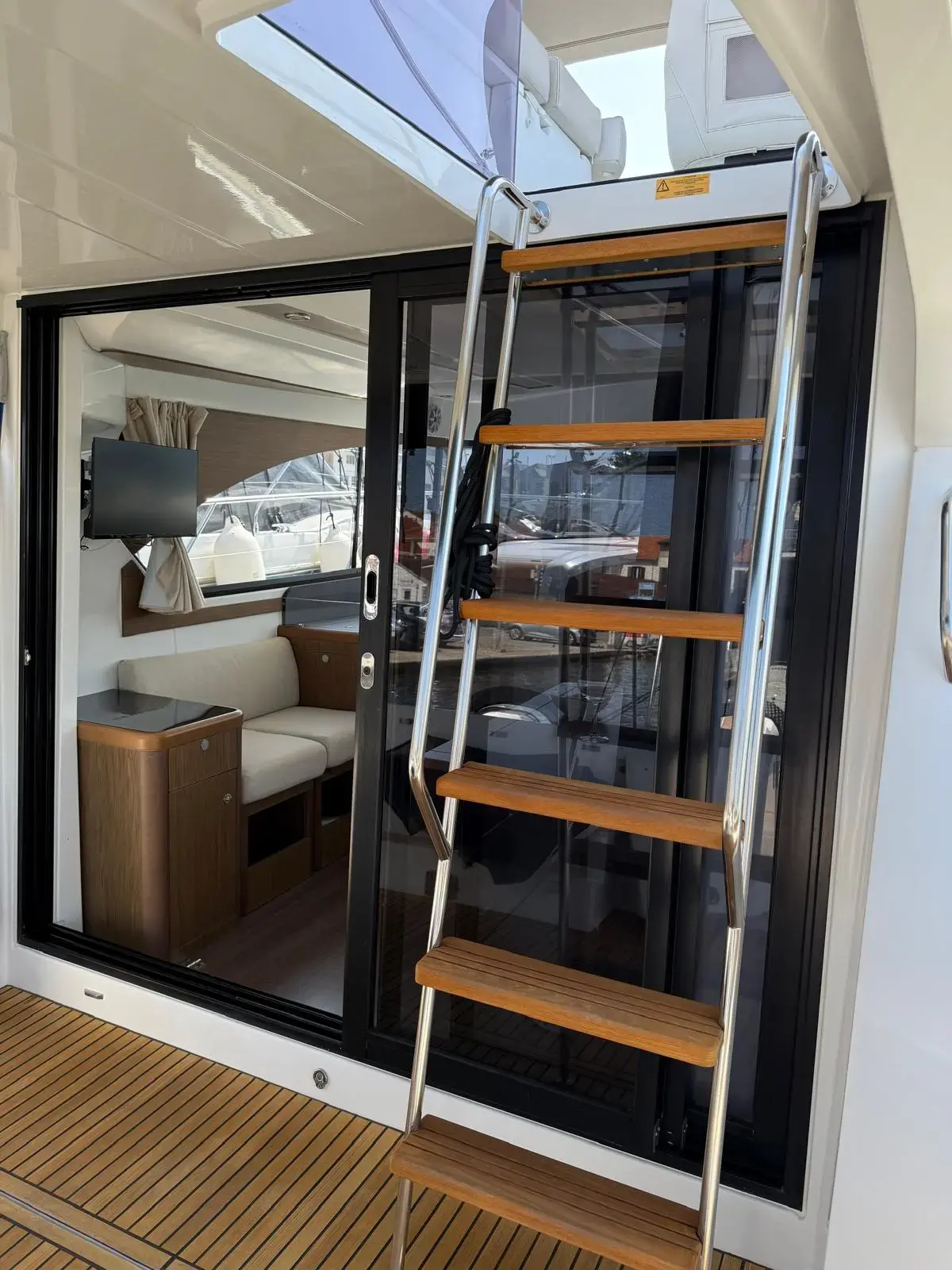 Antares 36 thumbnail 22