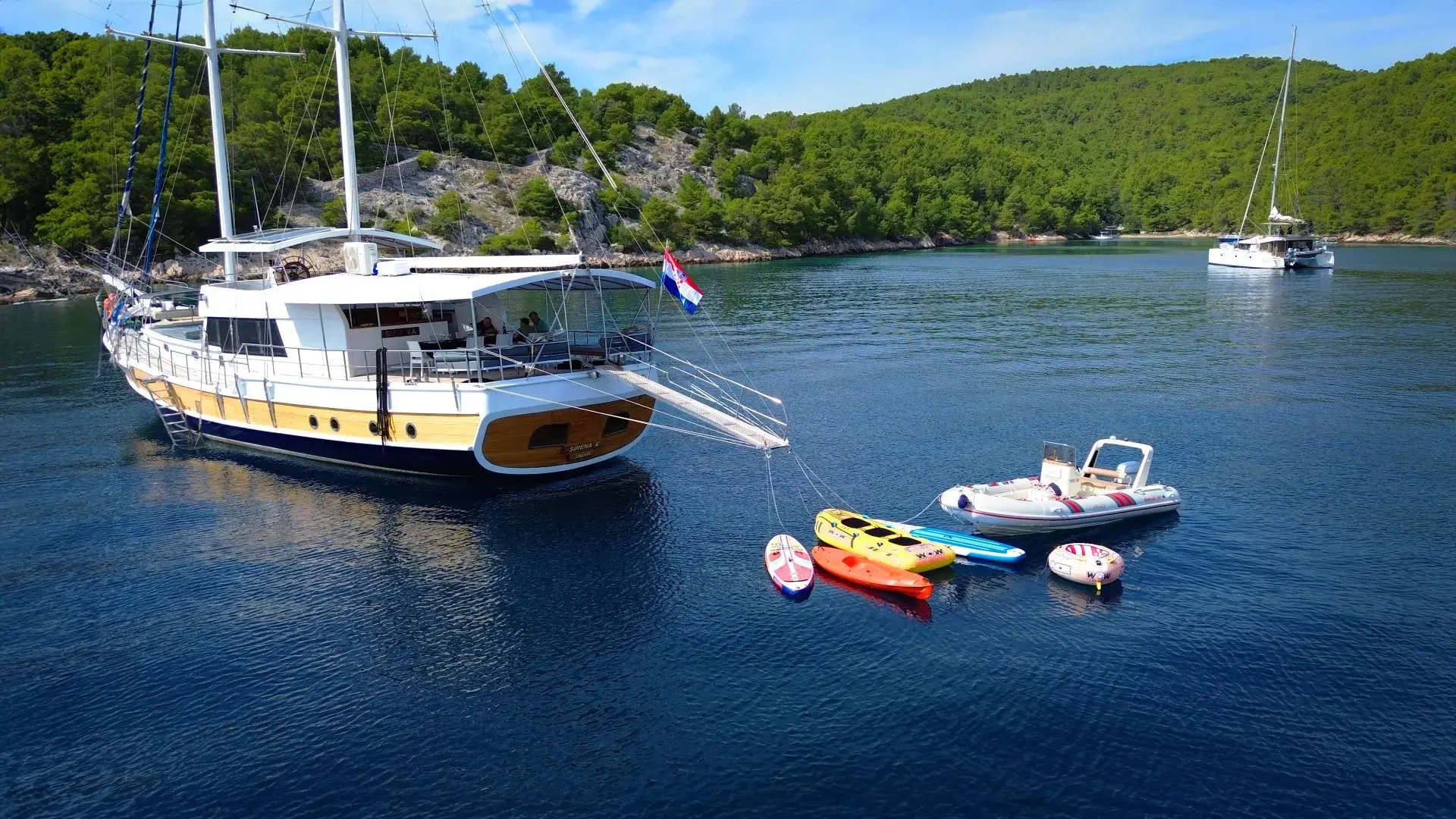 Premium + thumbnail 16