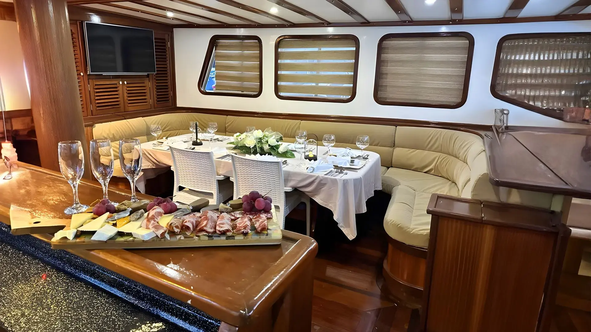 Premium + thumbnail 28