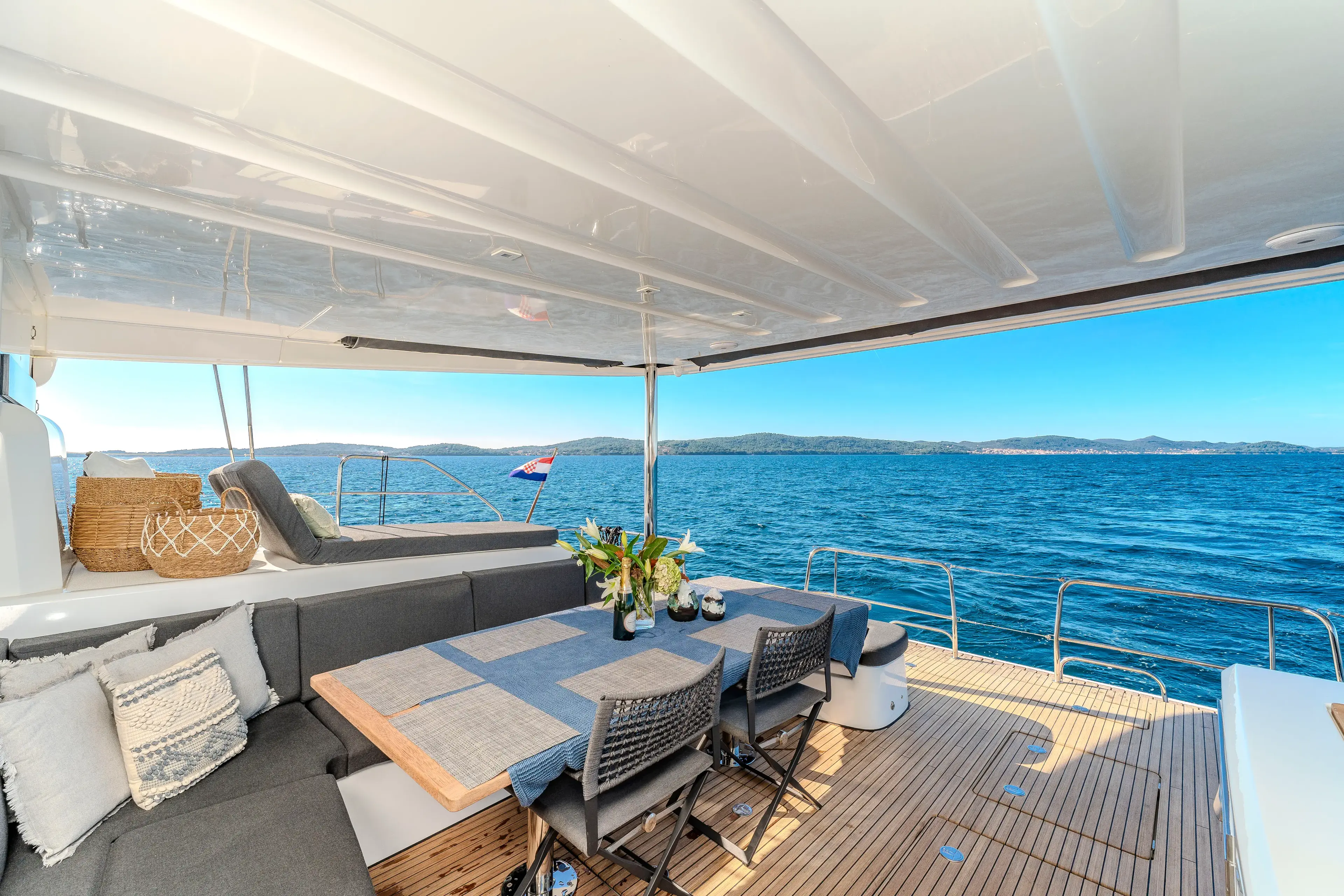 BLACK CAVIAR thumbnail 7