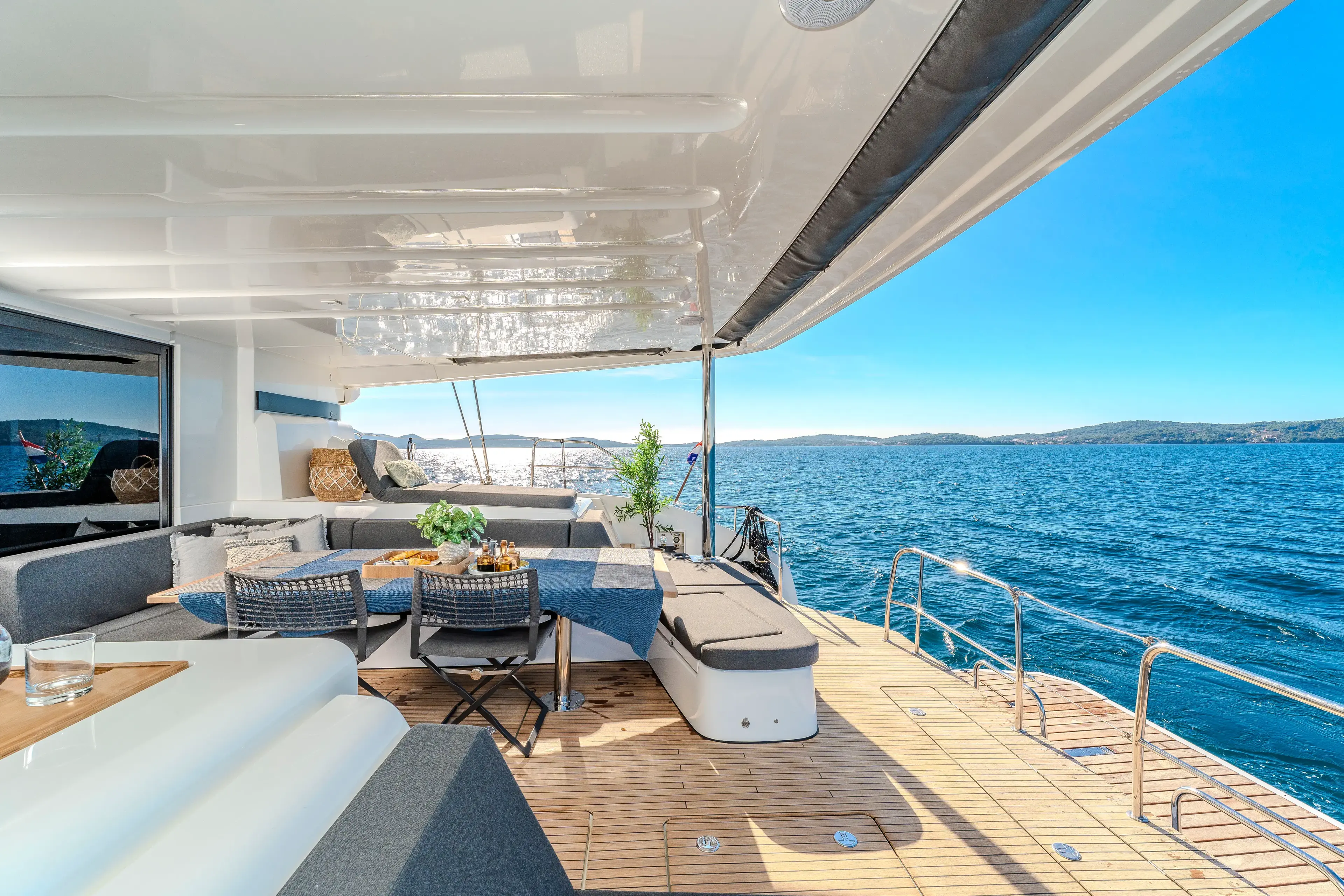 BLACK CAVIAR thumbnail 11