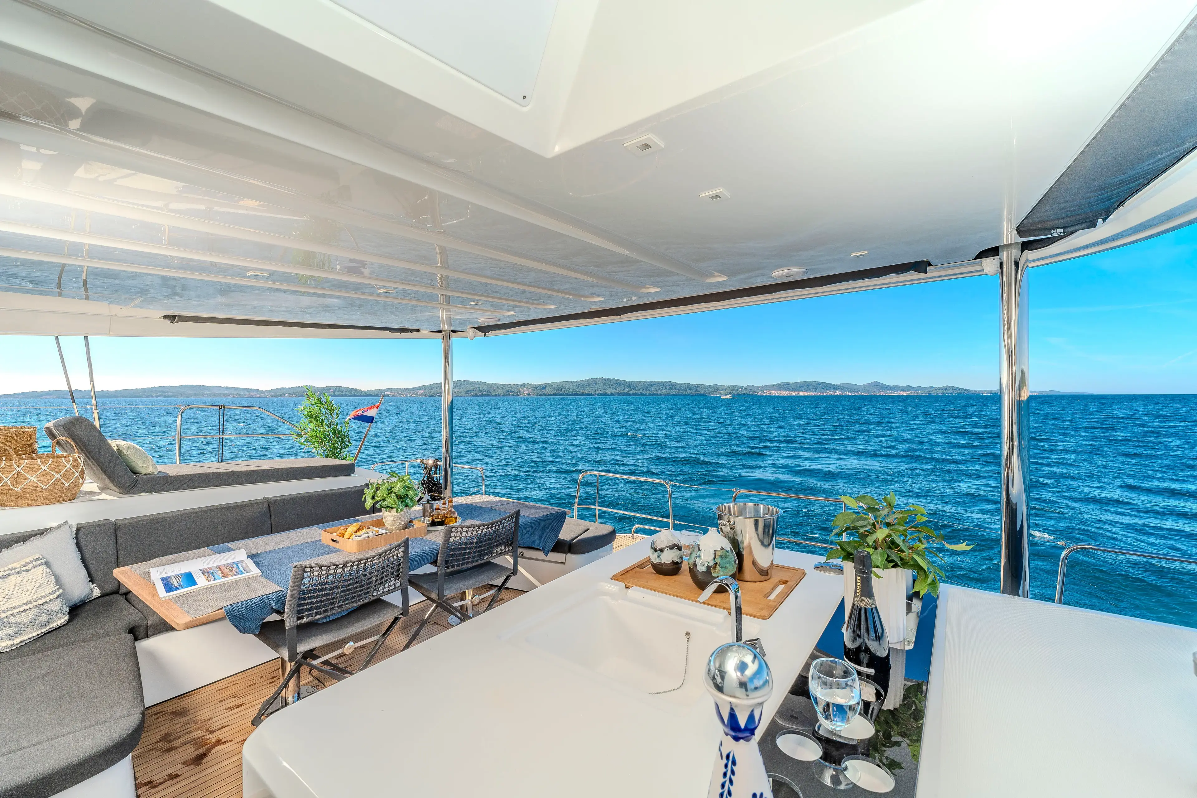 BLACK CAVIAR thumbnail 12