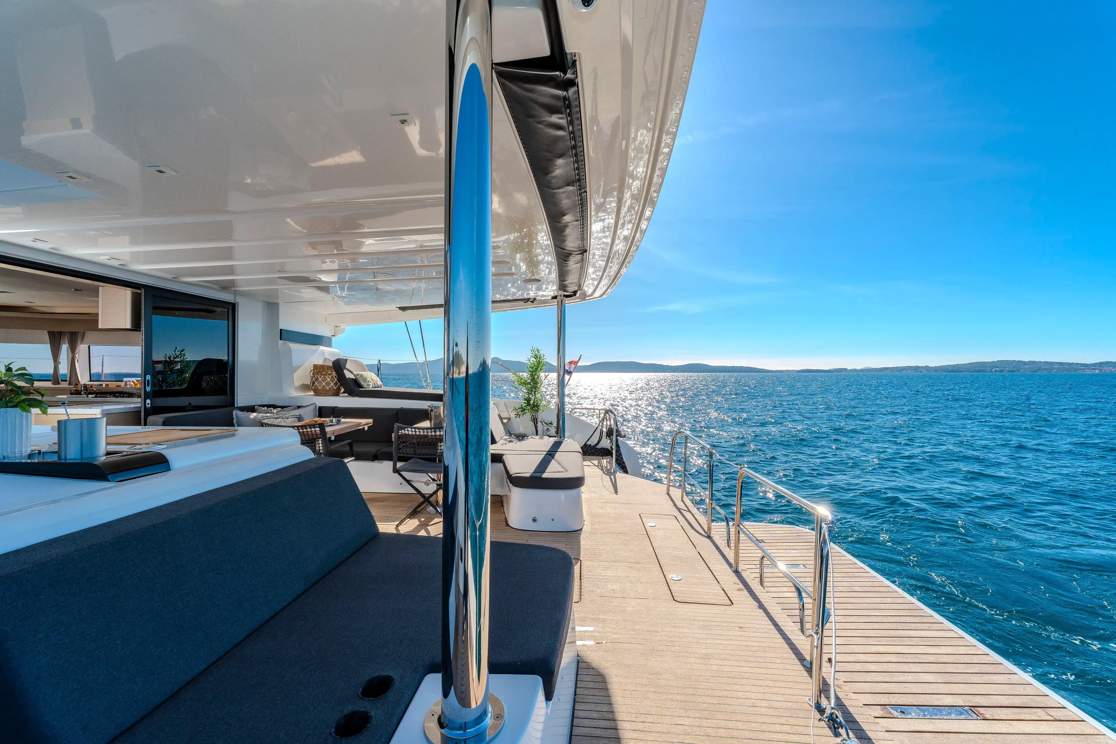 BLACK CAVIAR thumbnail 16