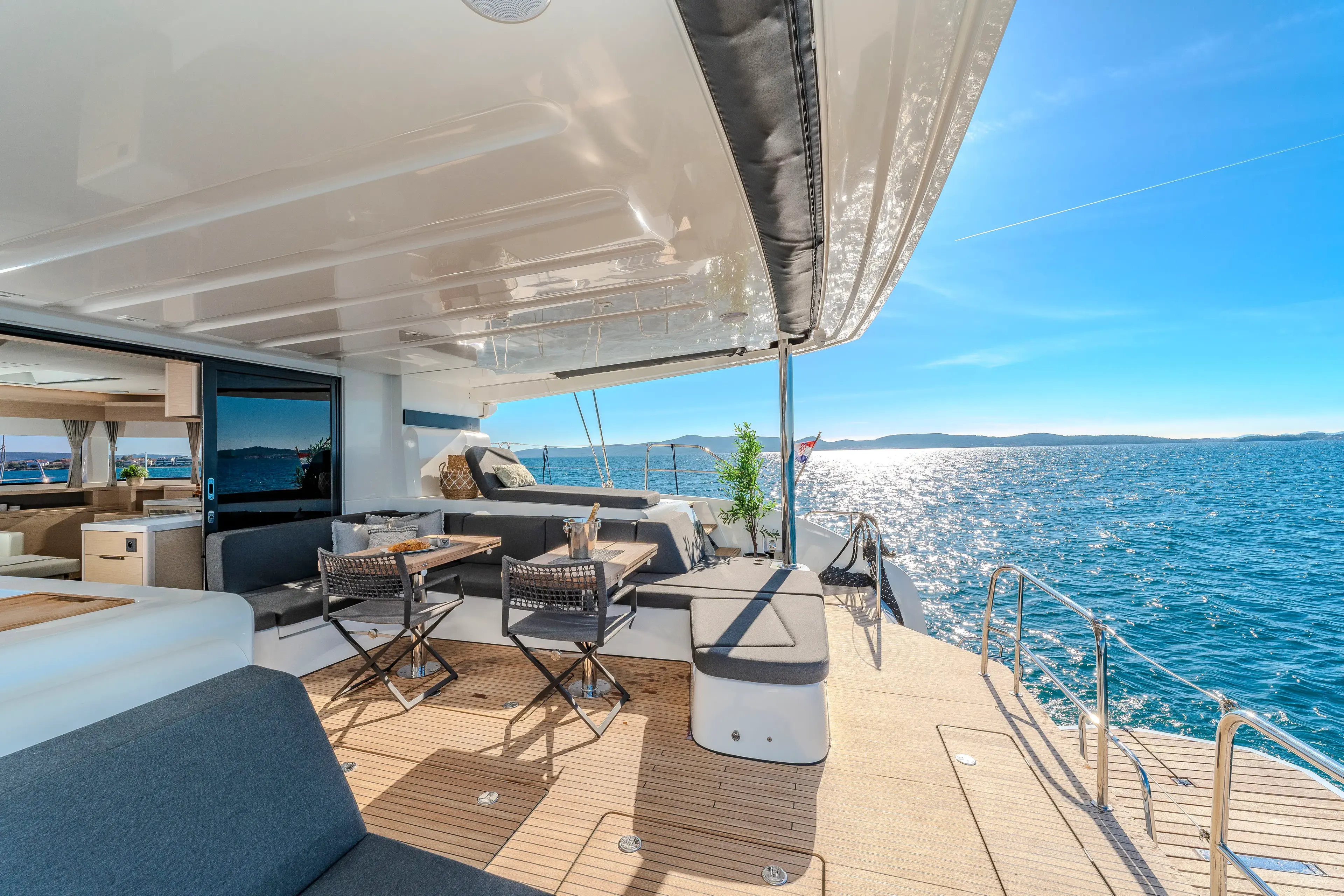 BLACK CAVIAR thumbnail 17