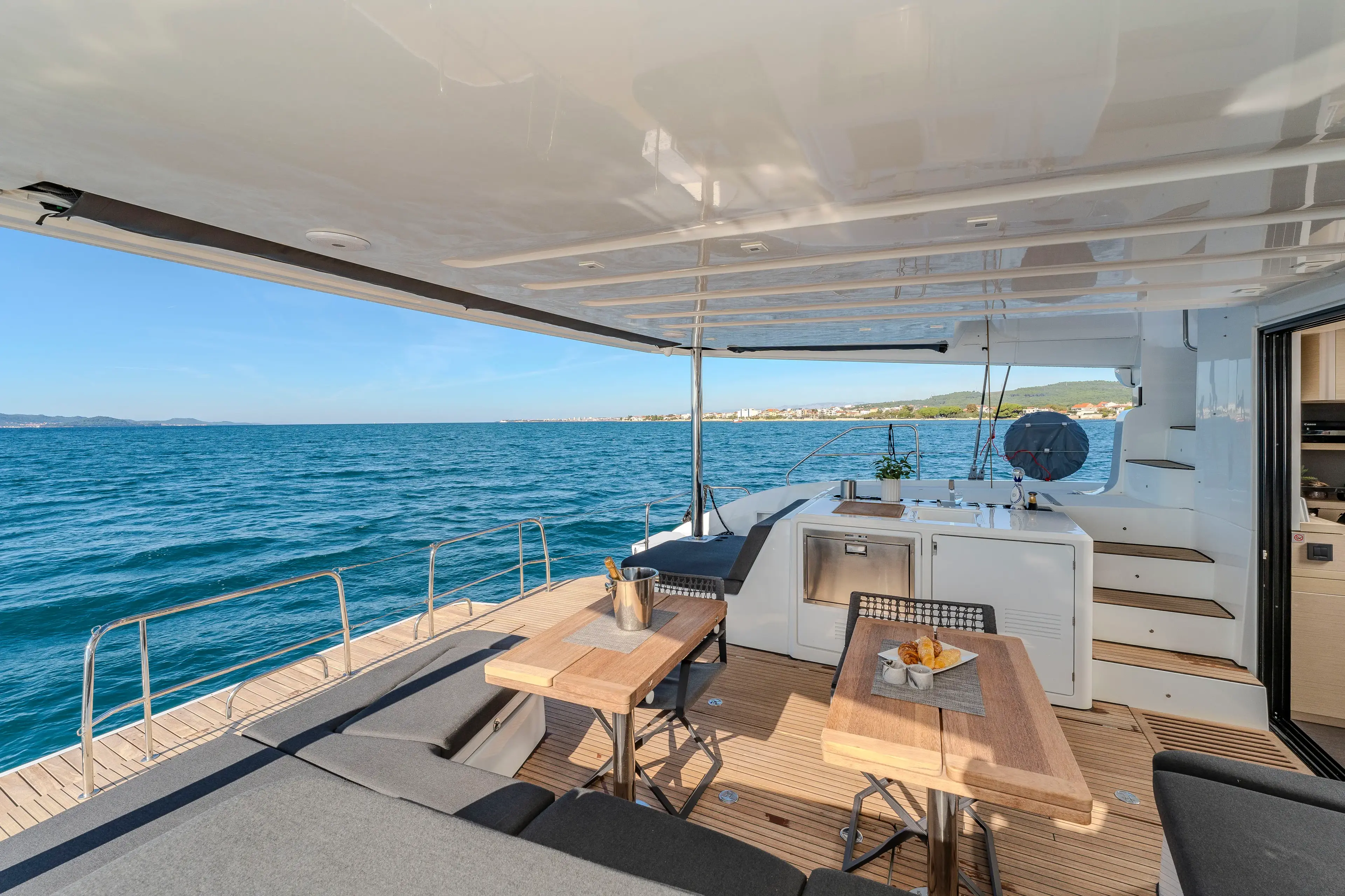 BLACK CAVIAR thumbnail 20