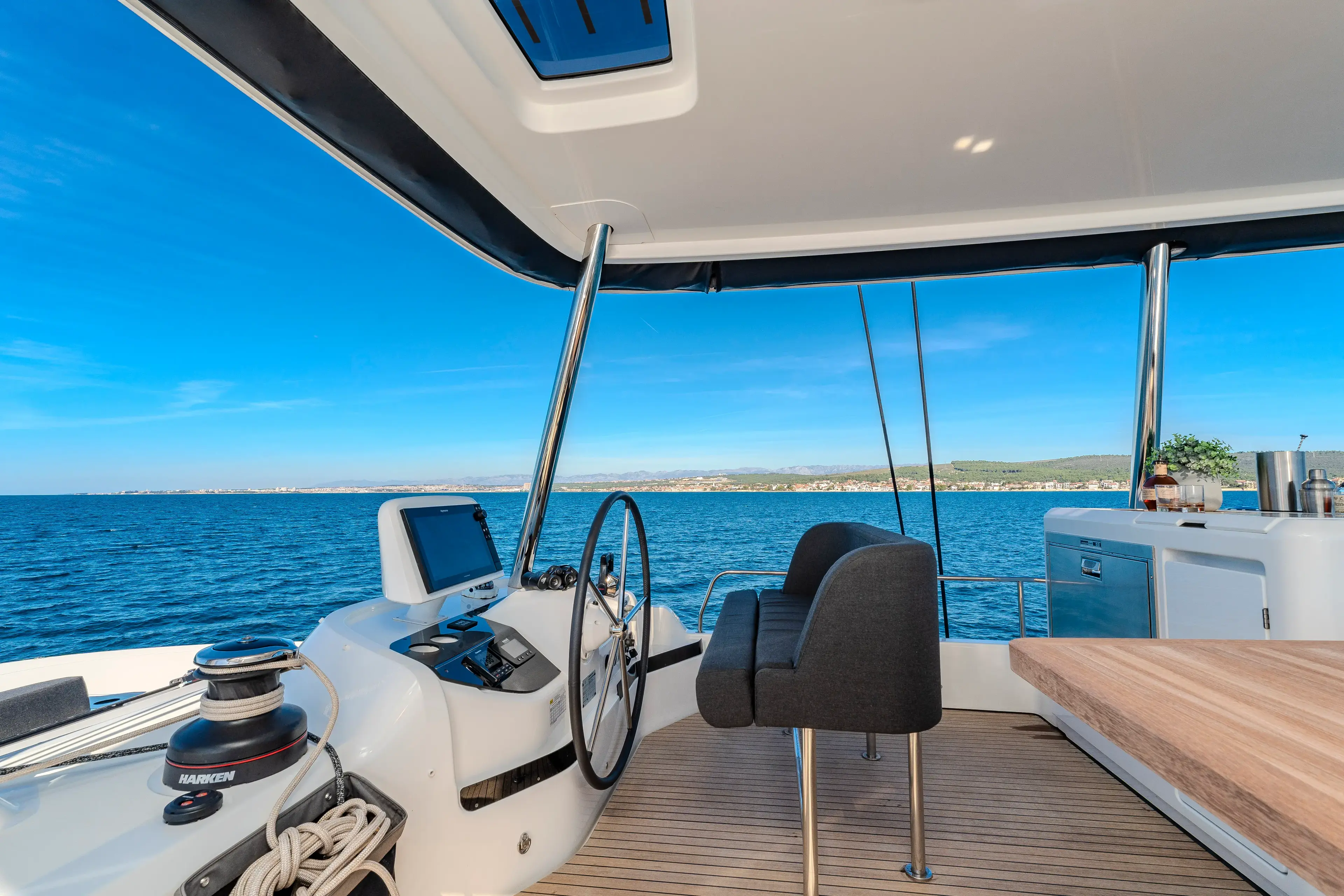 BLACK CAVIAR thumbnail 32