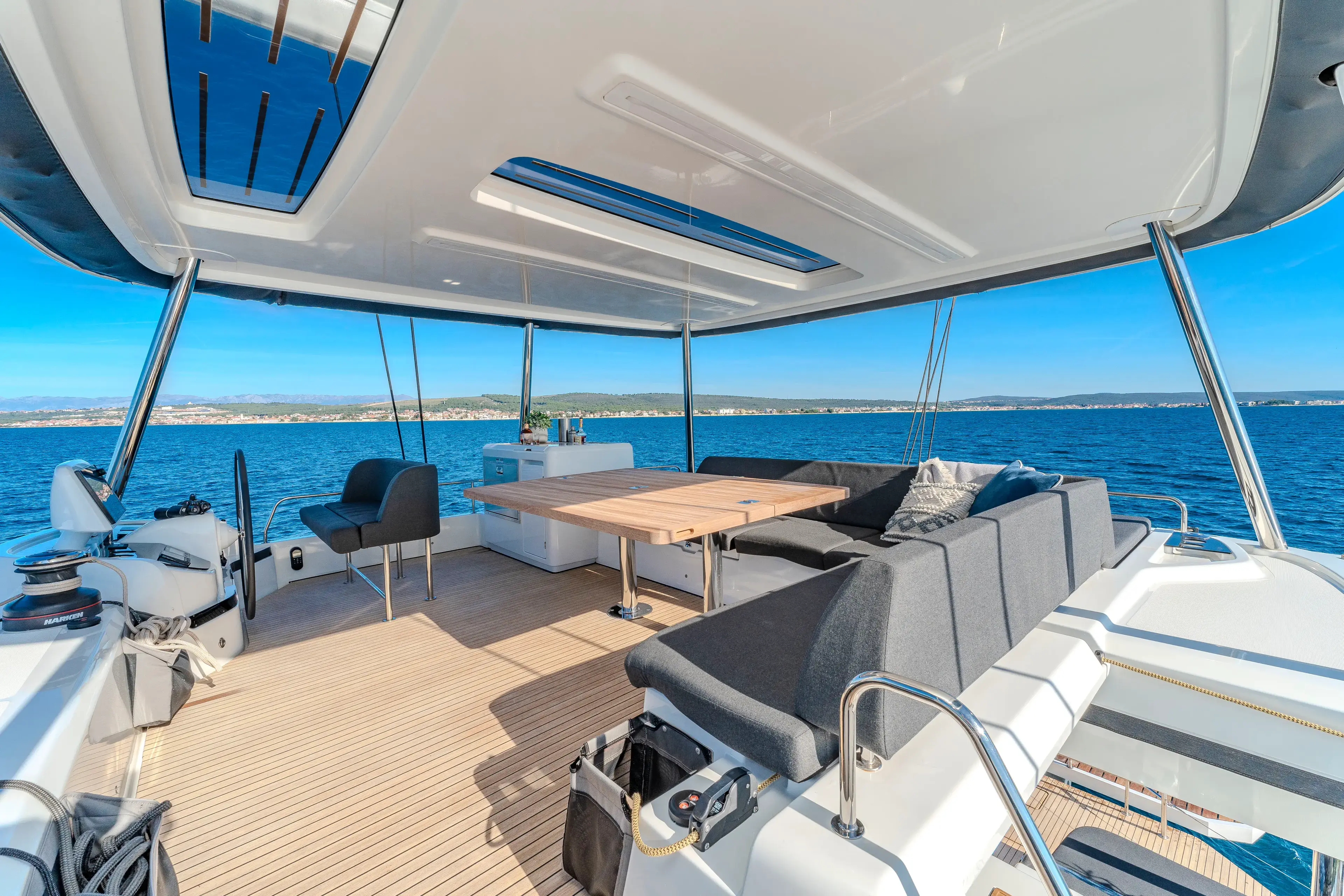 BLACK CAVIAR thumbnail 37