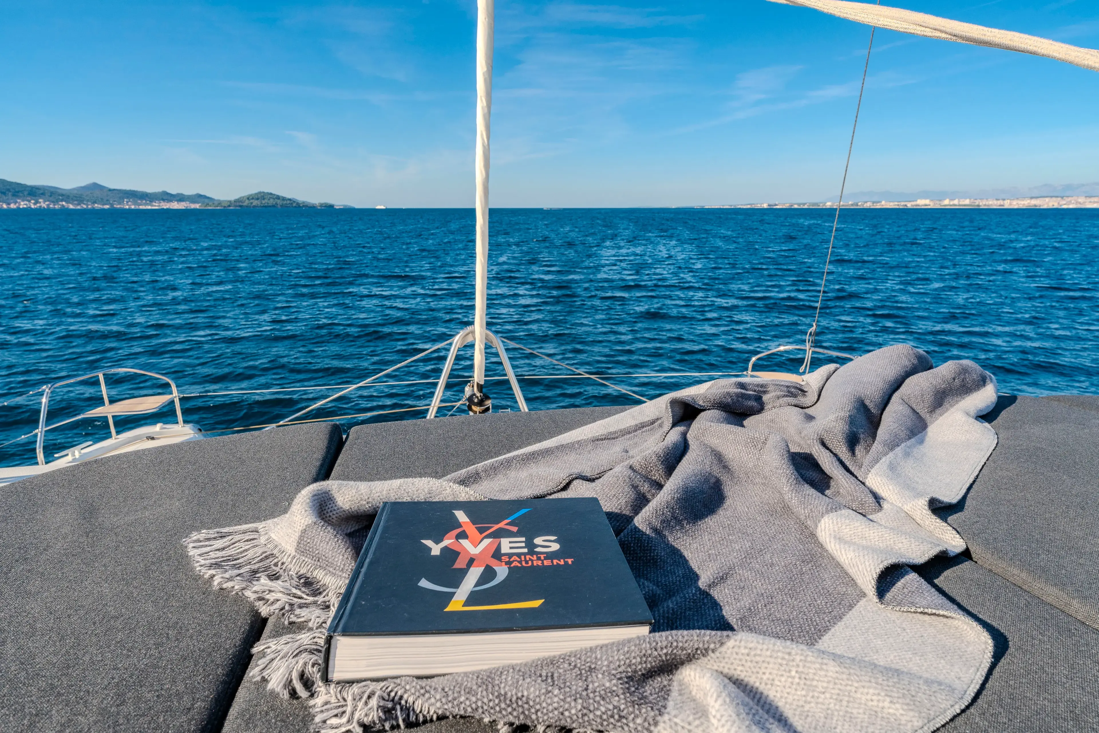 BLACK CAVIAR thumbnail 39