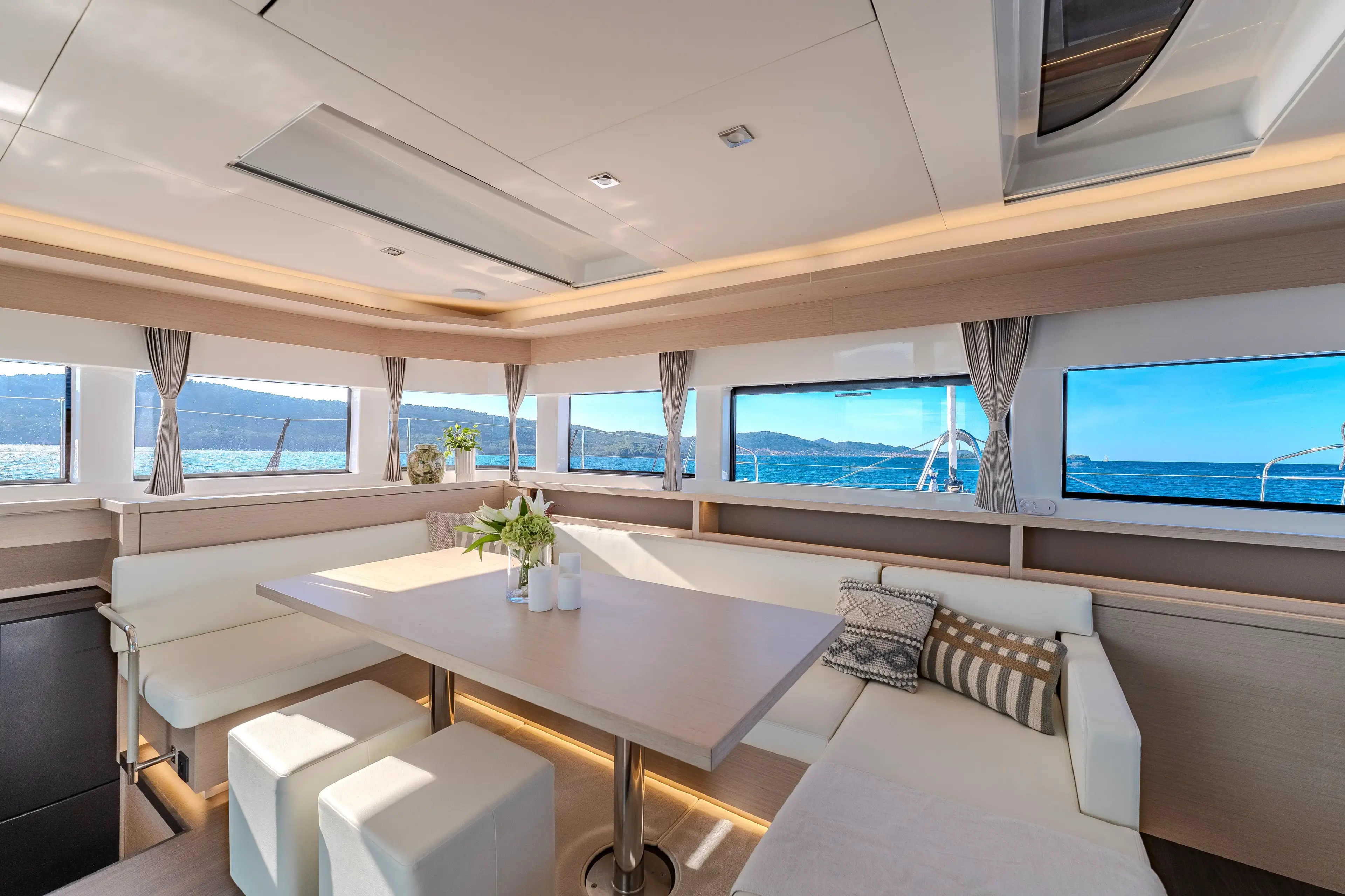 BLACK CAVIAR thumbnail 53