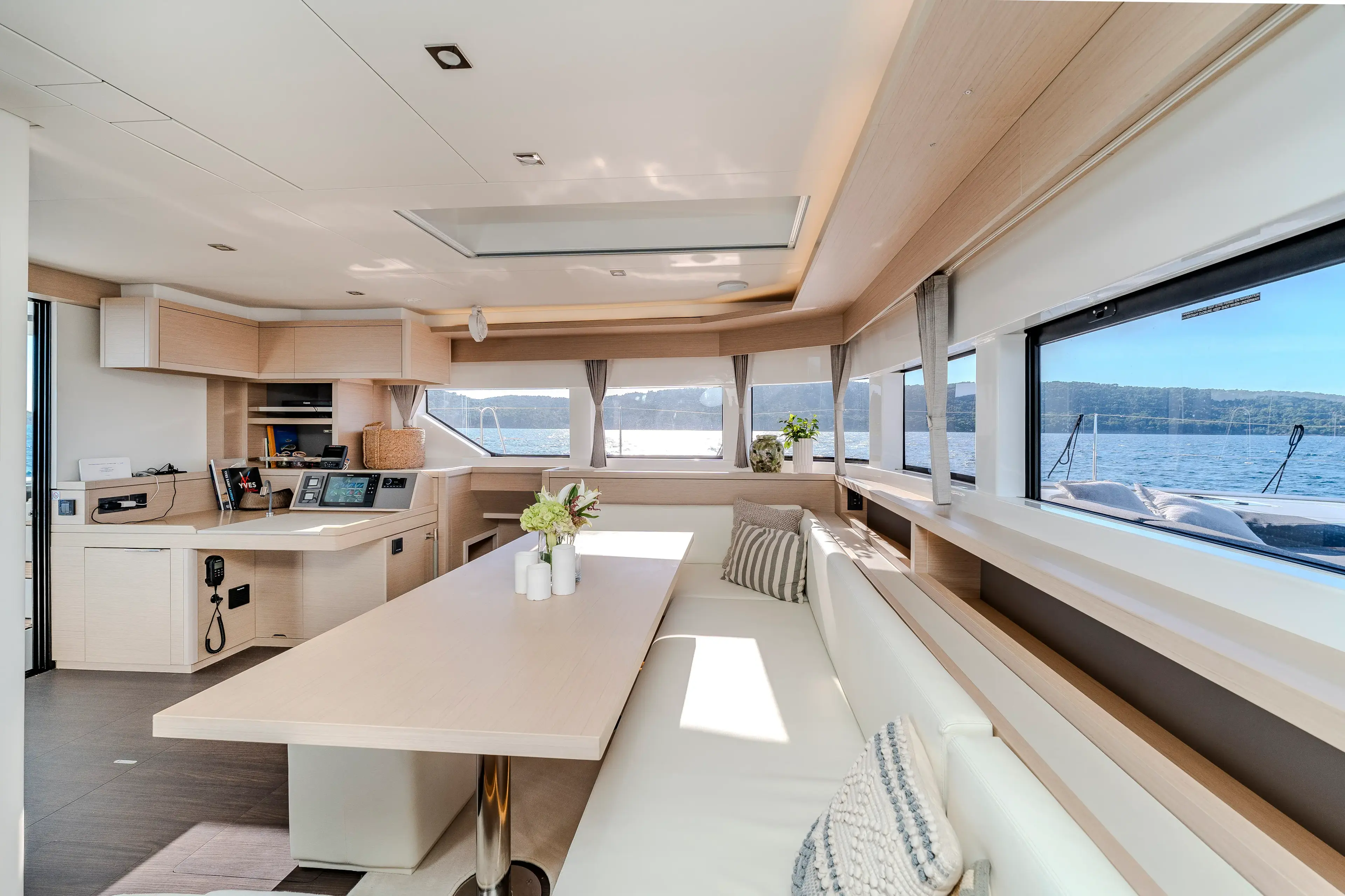 BLACK CAVIAR thumbnail 55