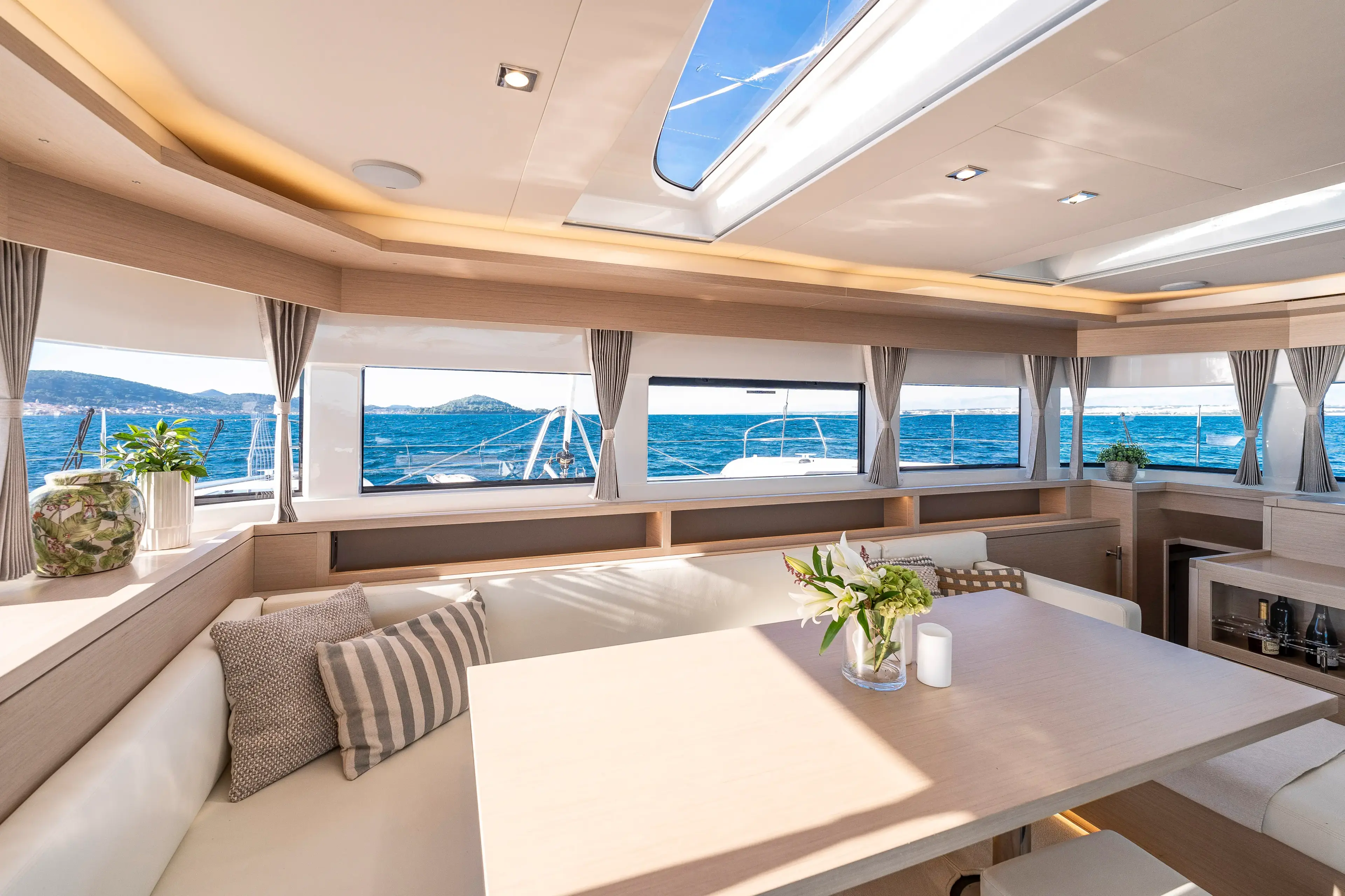 BLACK CAVIAR thumbnail 58