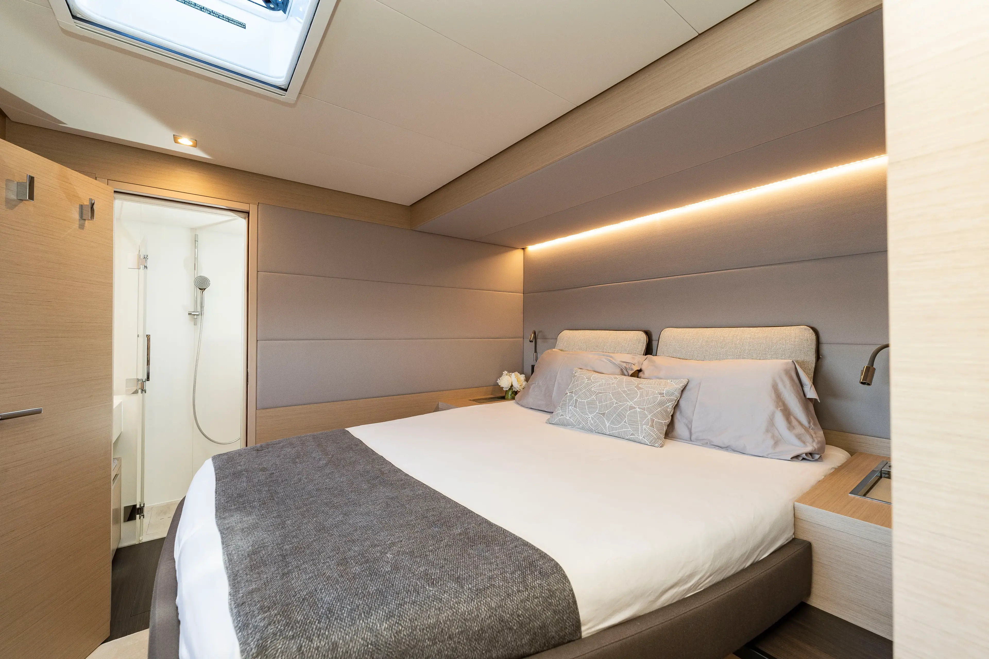 BLACK CAVIAR thumbnail 60