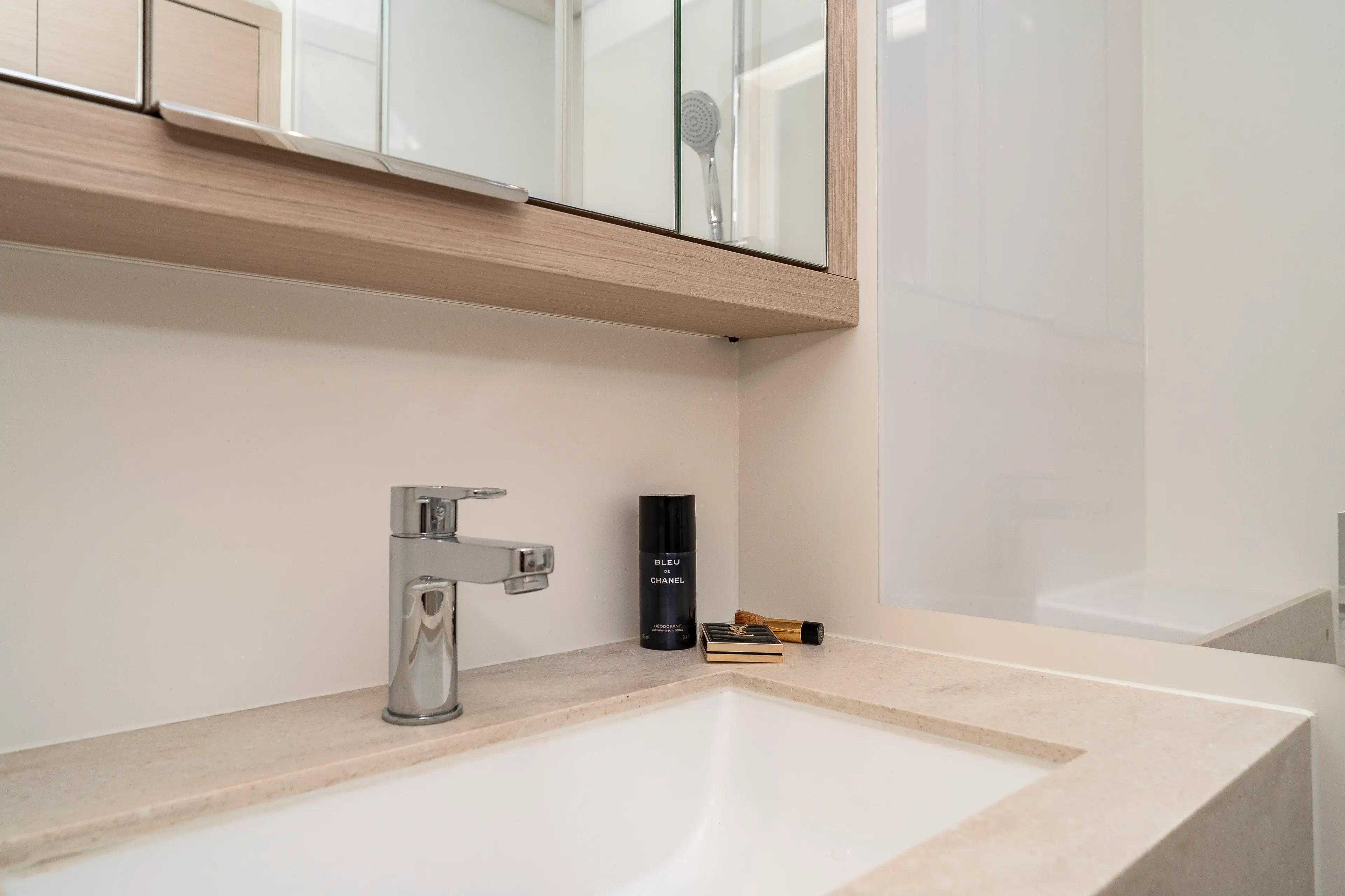 BLACK CAVIAR thumbnail 62