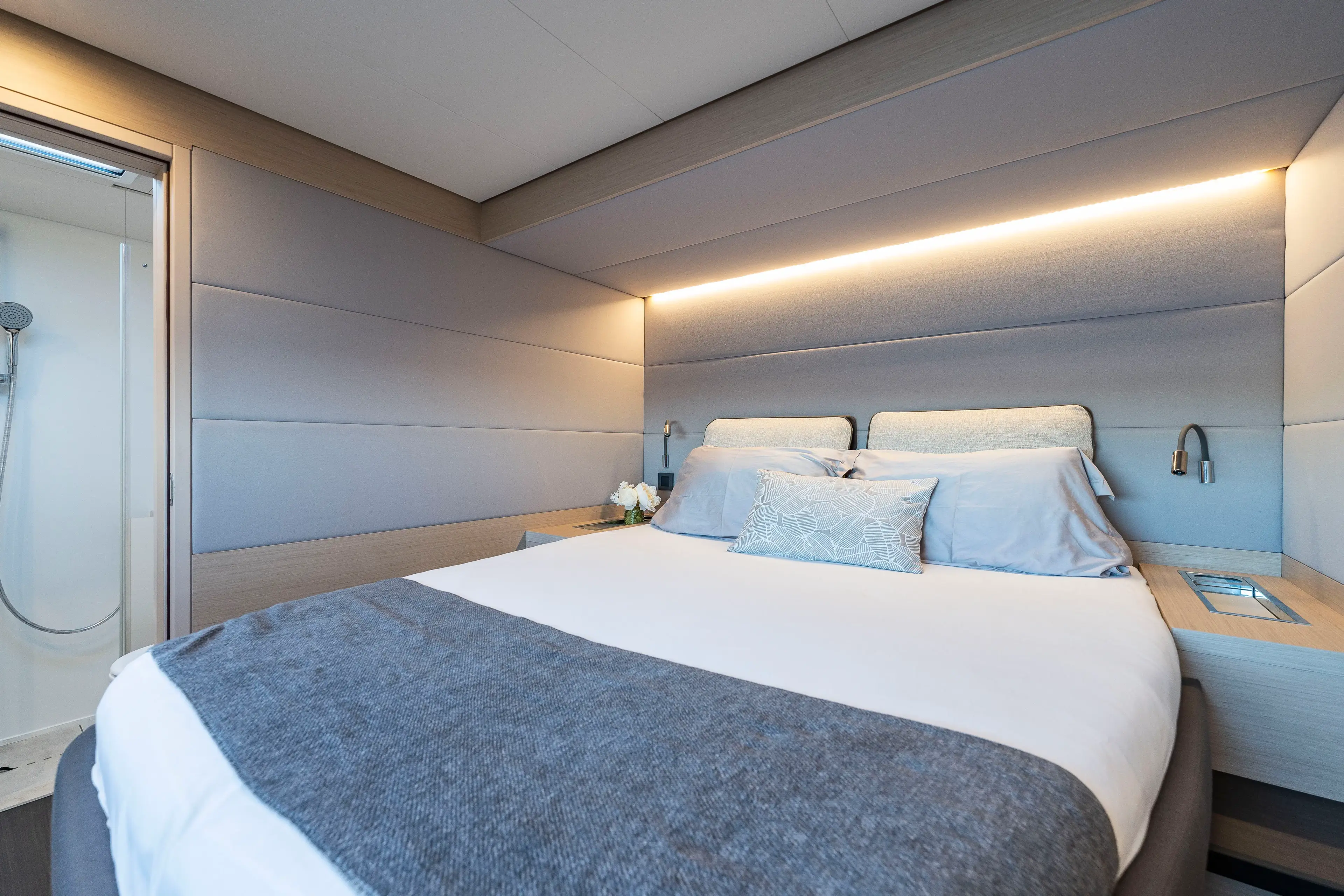 BLACK CAVIAR thumbnail 65