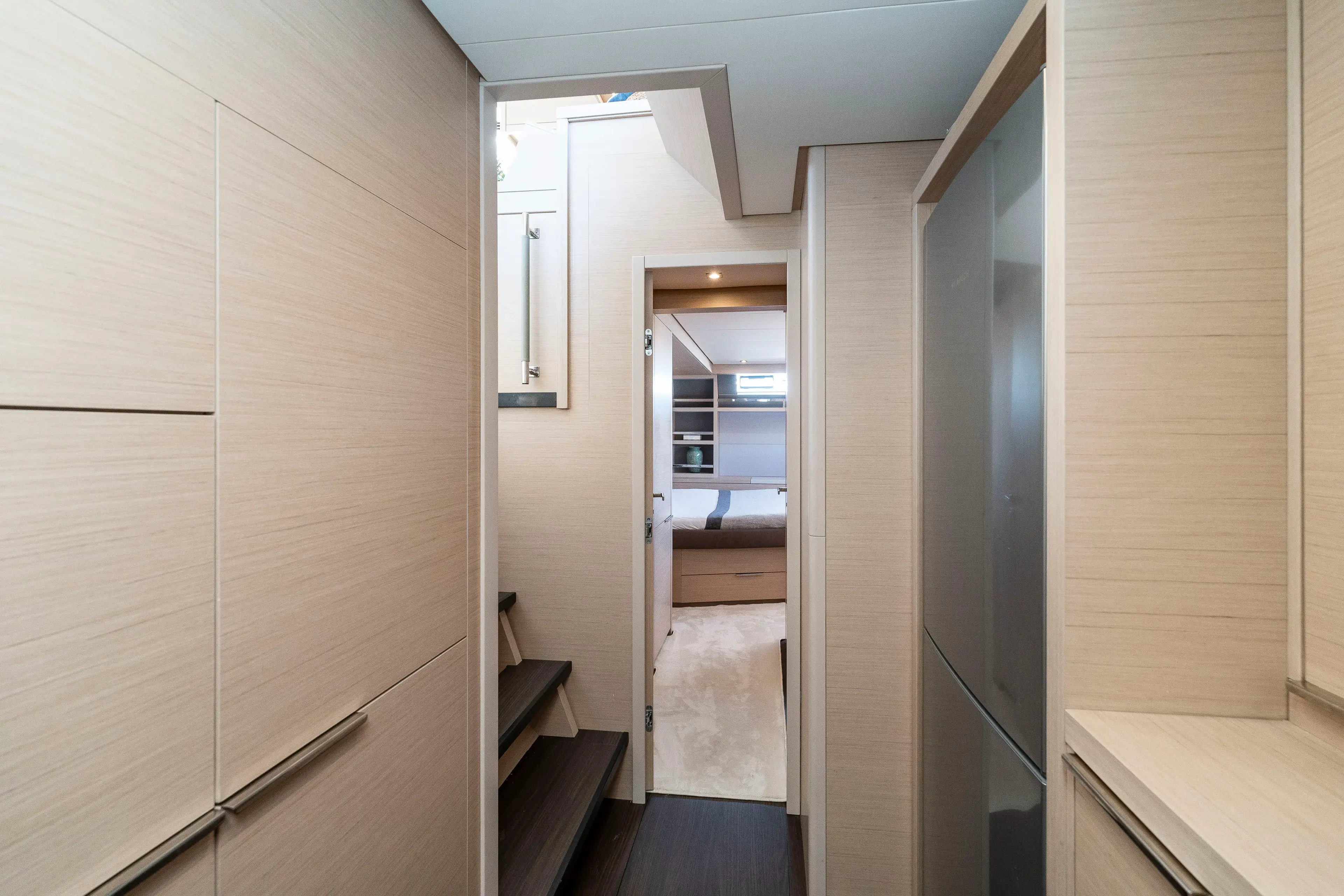 BLACK CAVIAR thumbnail 67