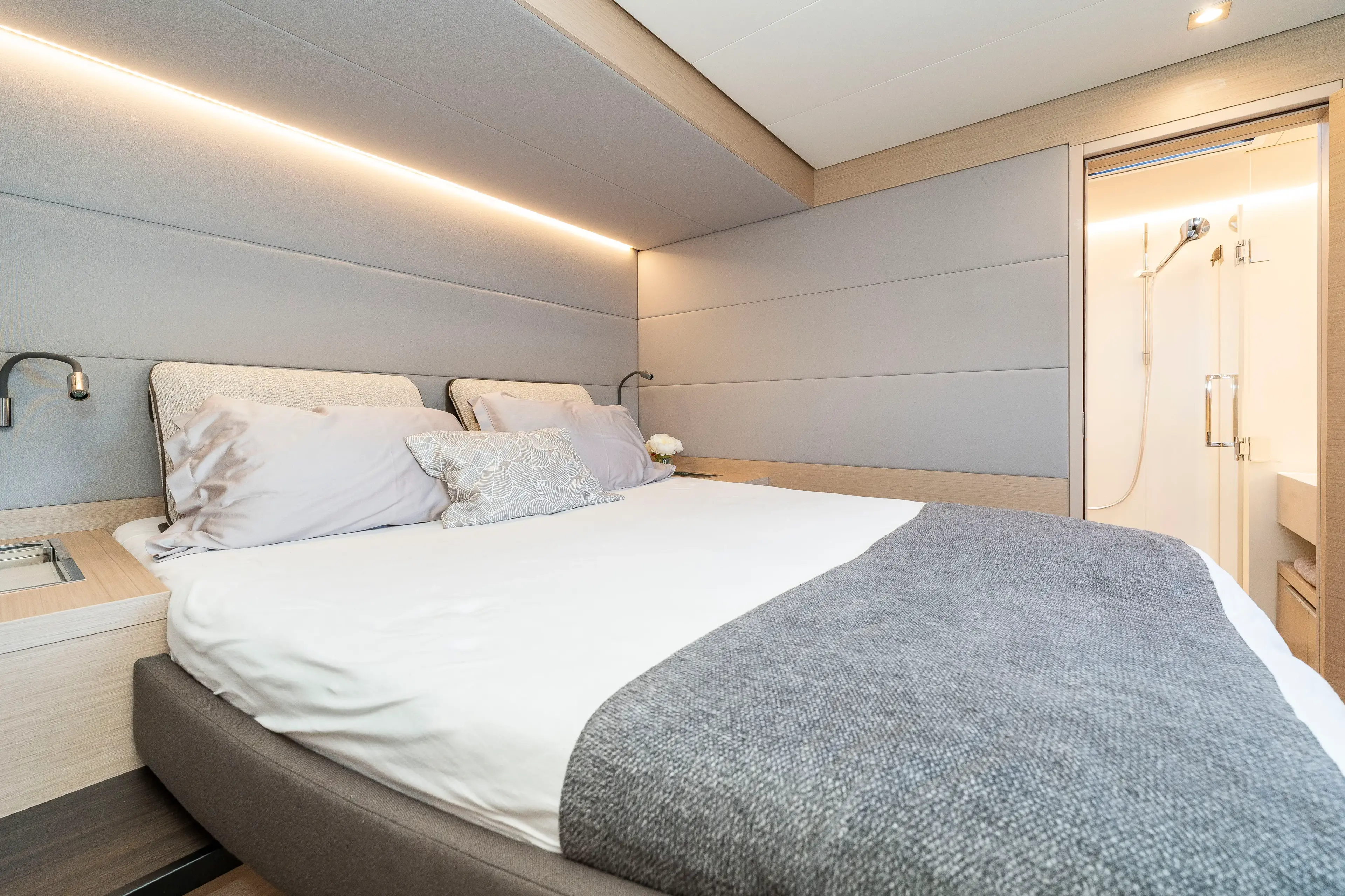 BLACK CAVIAR thumbnail 72