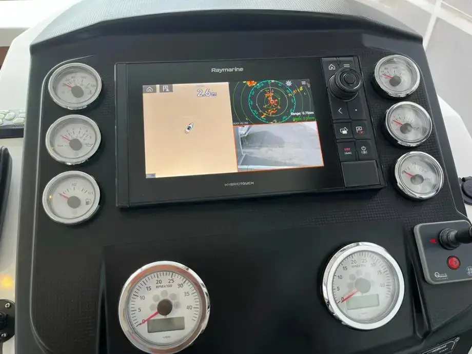 Antares 32 Fly thumbnail 7