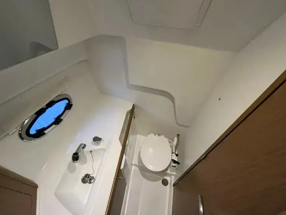 Antares 32 Fly thumbnail 8