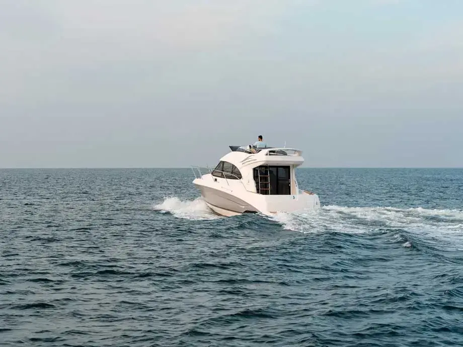 Antares 32 Fly thumbnail 9