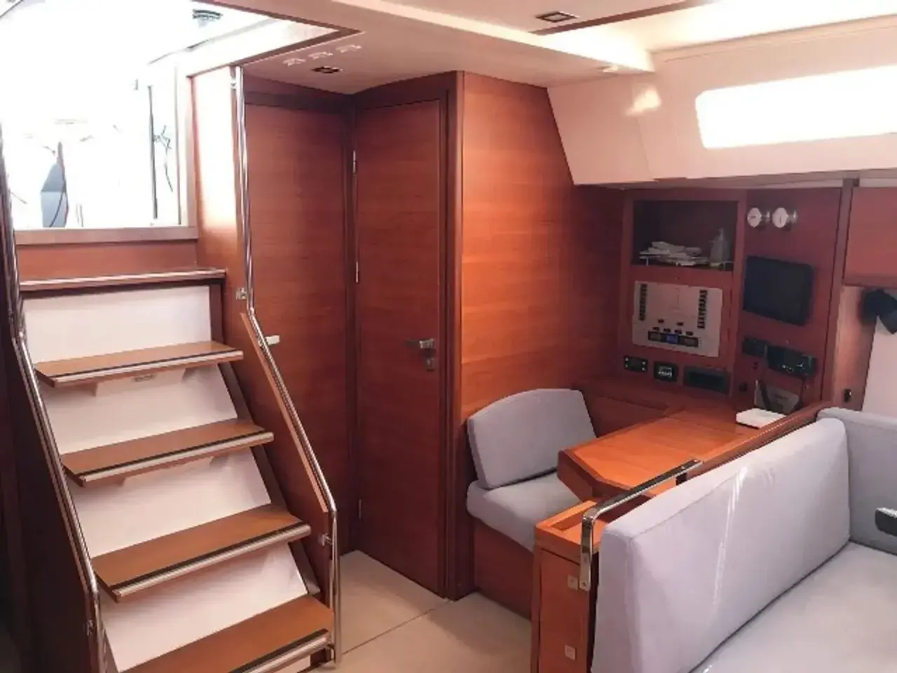 Solid White thumbnail 11