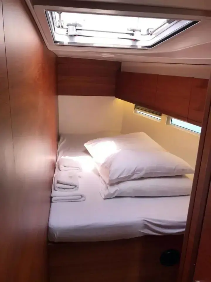 Solid White thumbnail 13