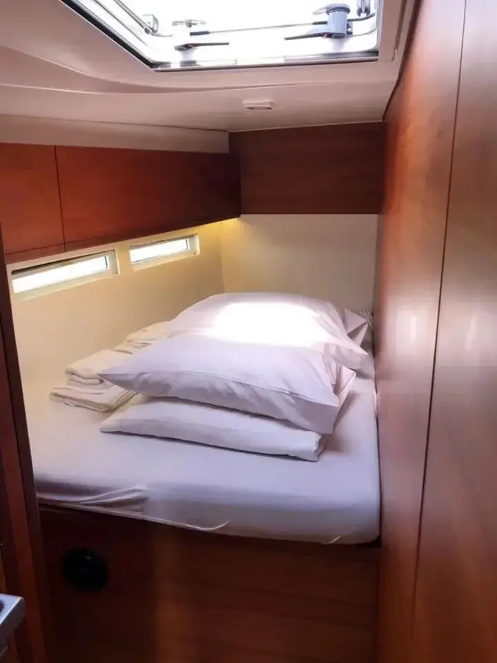 Solid White thumbnail 14