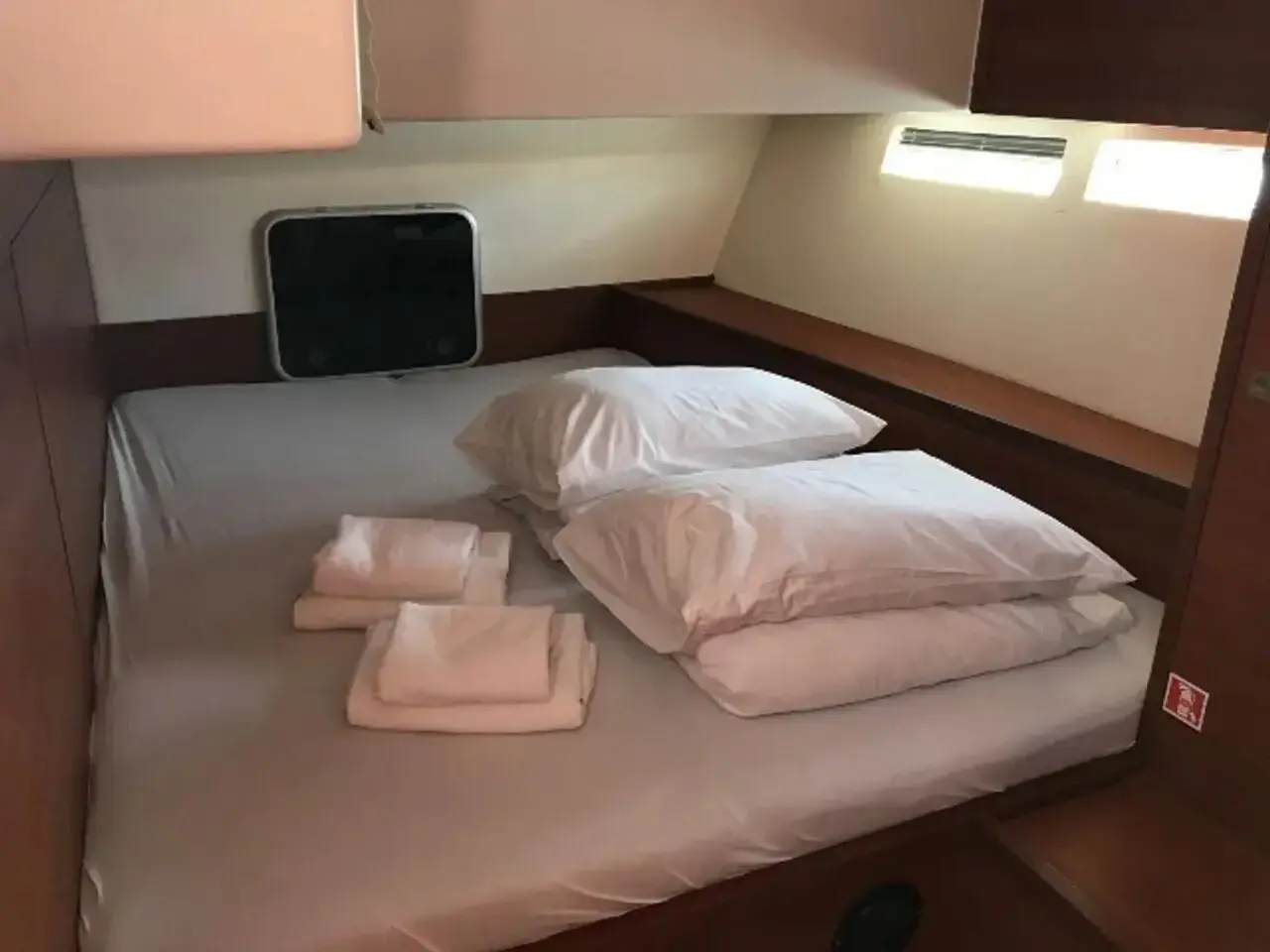 Solid White thumbnail 15