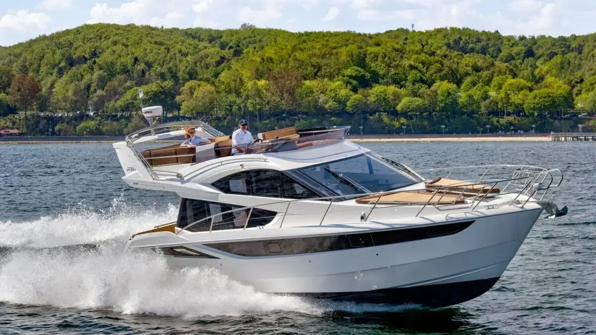 Amber Blue thumbnail 4