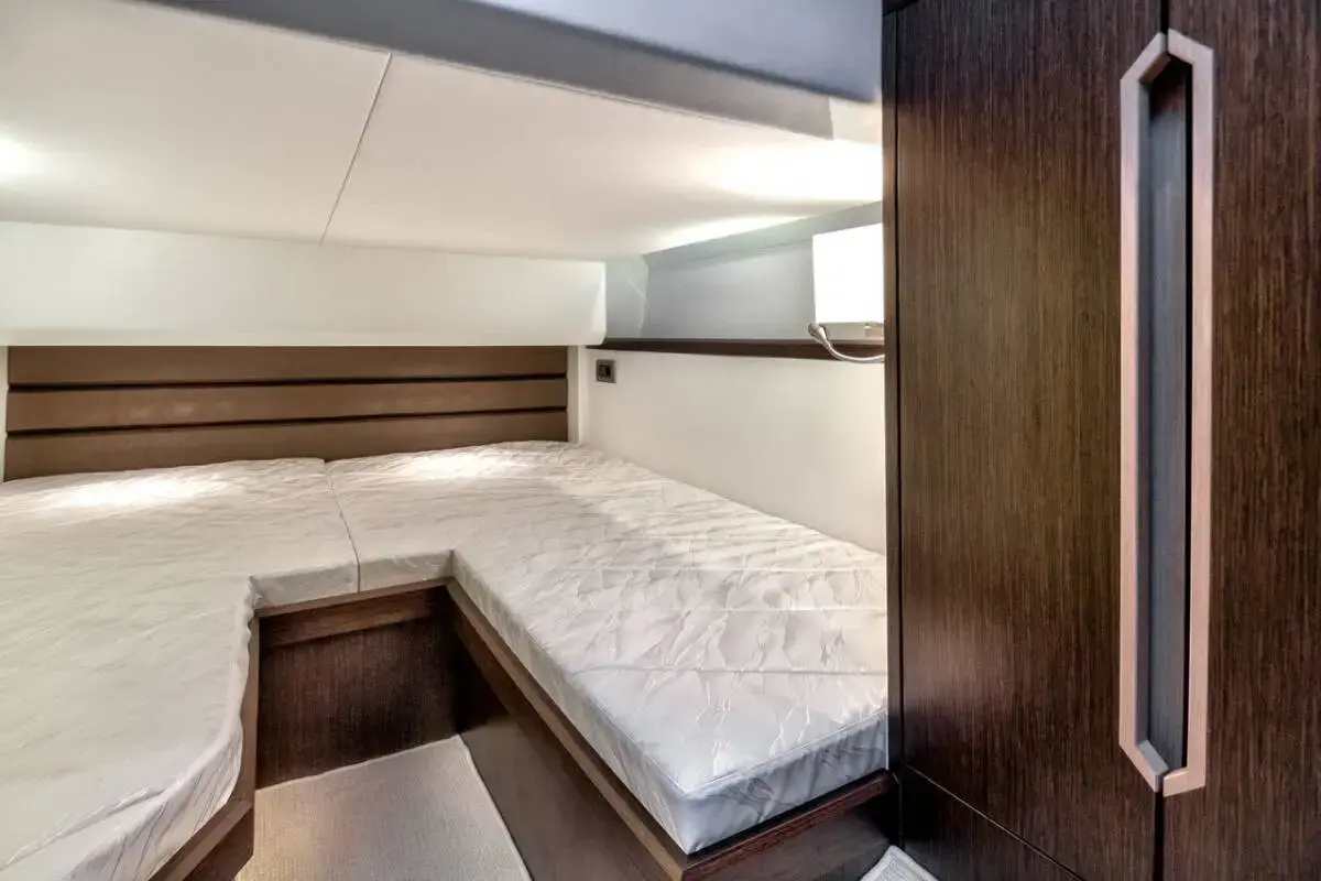 Amber Blue thumbnail 26