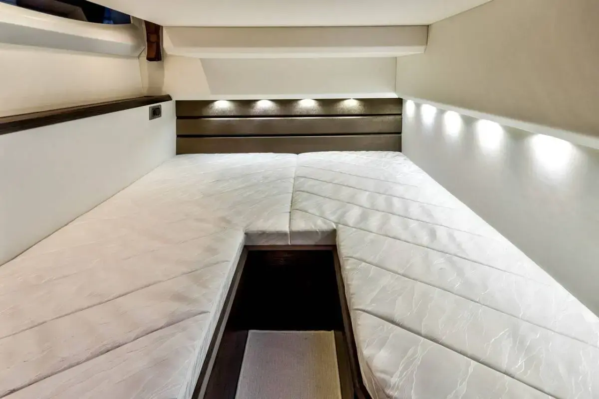 Amber Blue thumbnail 27