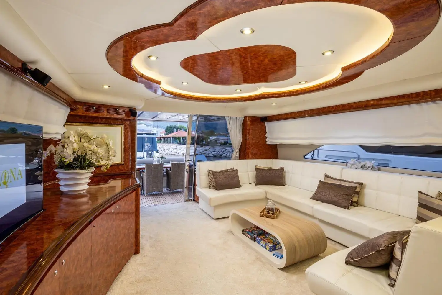 Lady Lona thumbnail 13