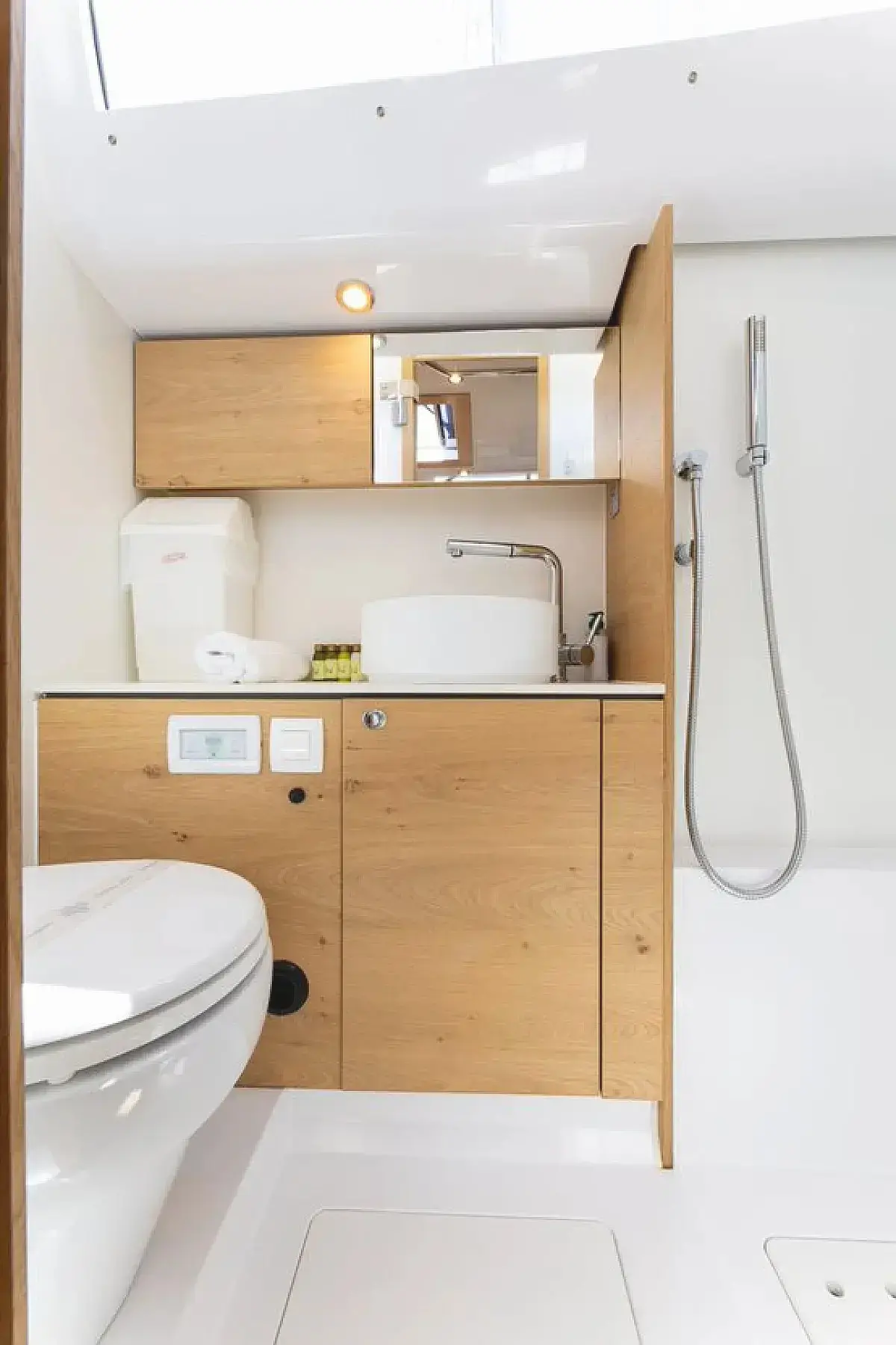 SUPREME thumbnail 12