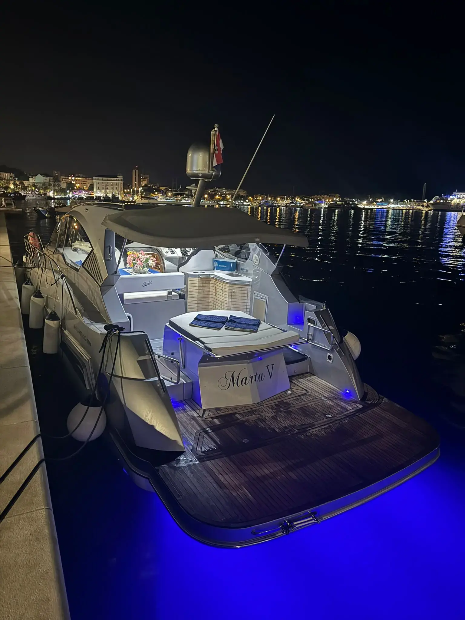 Marta V thumbnail 11