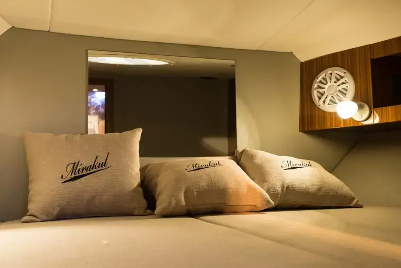 Marta V thumbnail 15