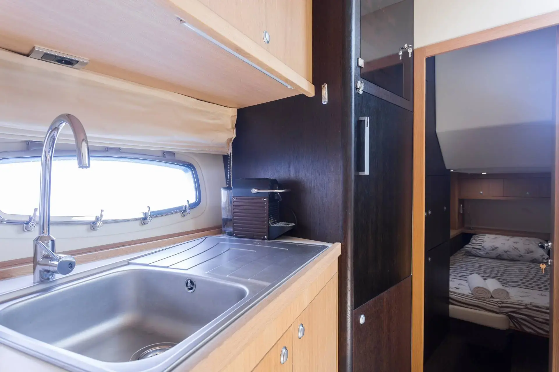 Premium + thumbnail 43