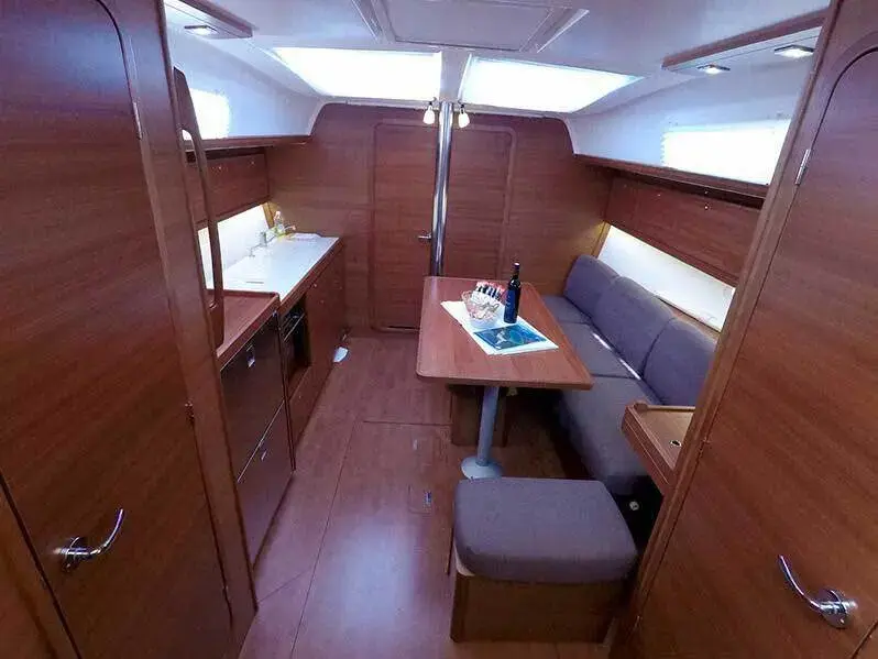 Major Tom thumbnail 4