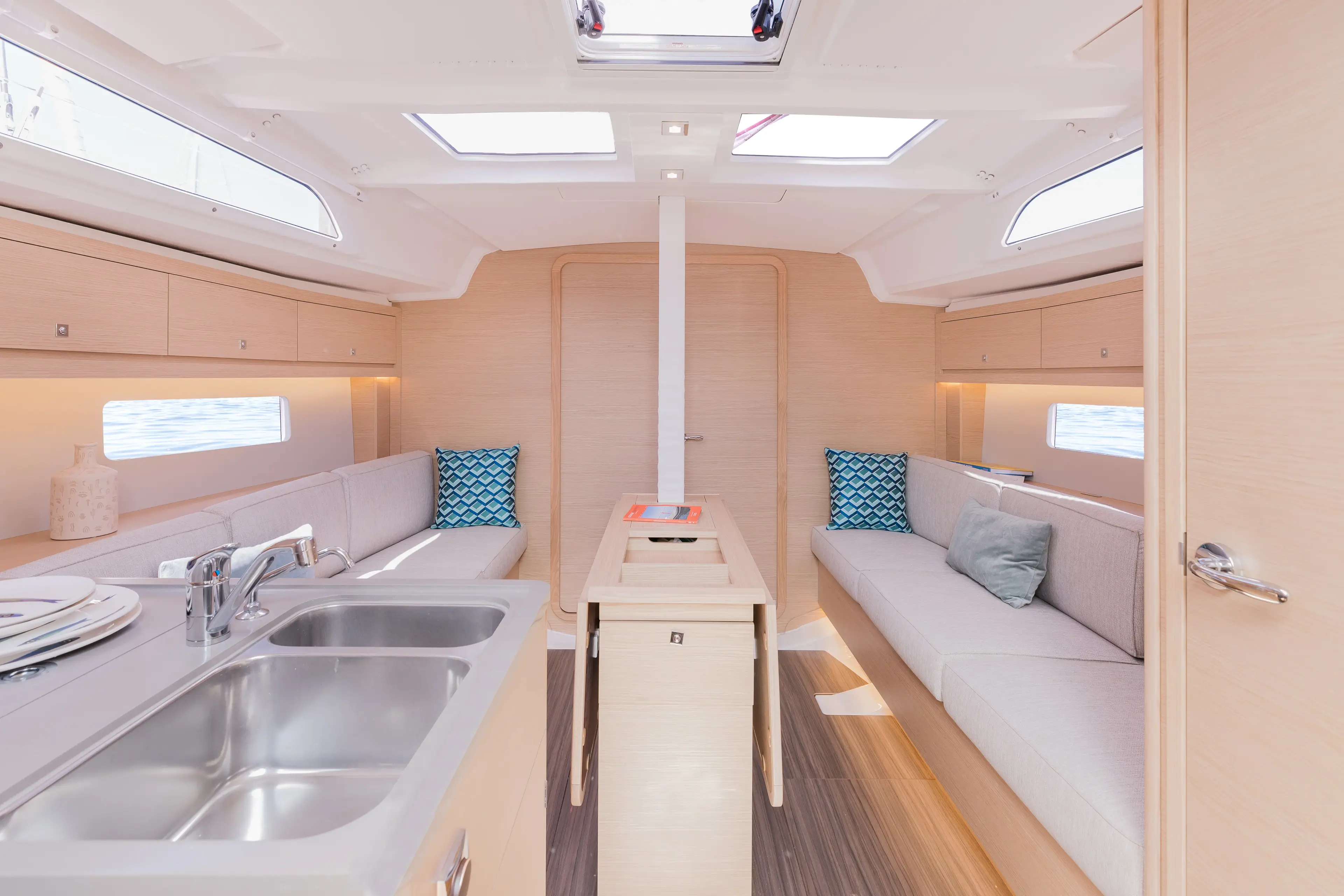 Sunsail 37.3 Premium thumbnail 15