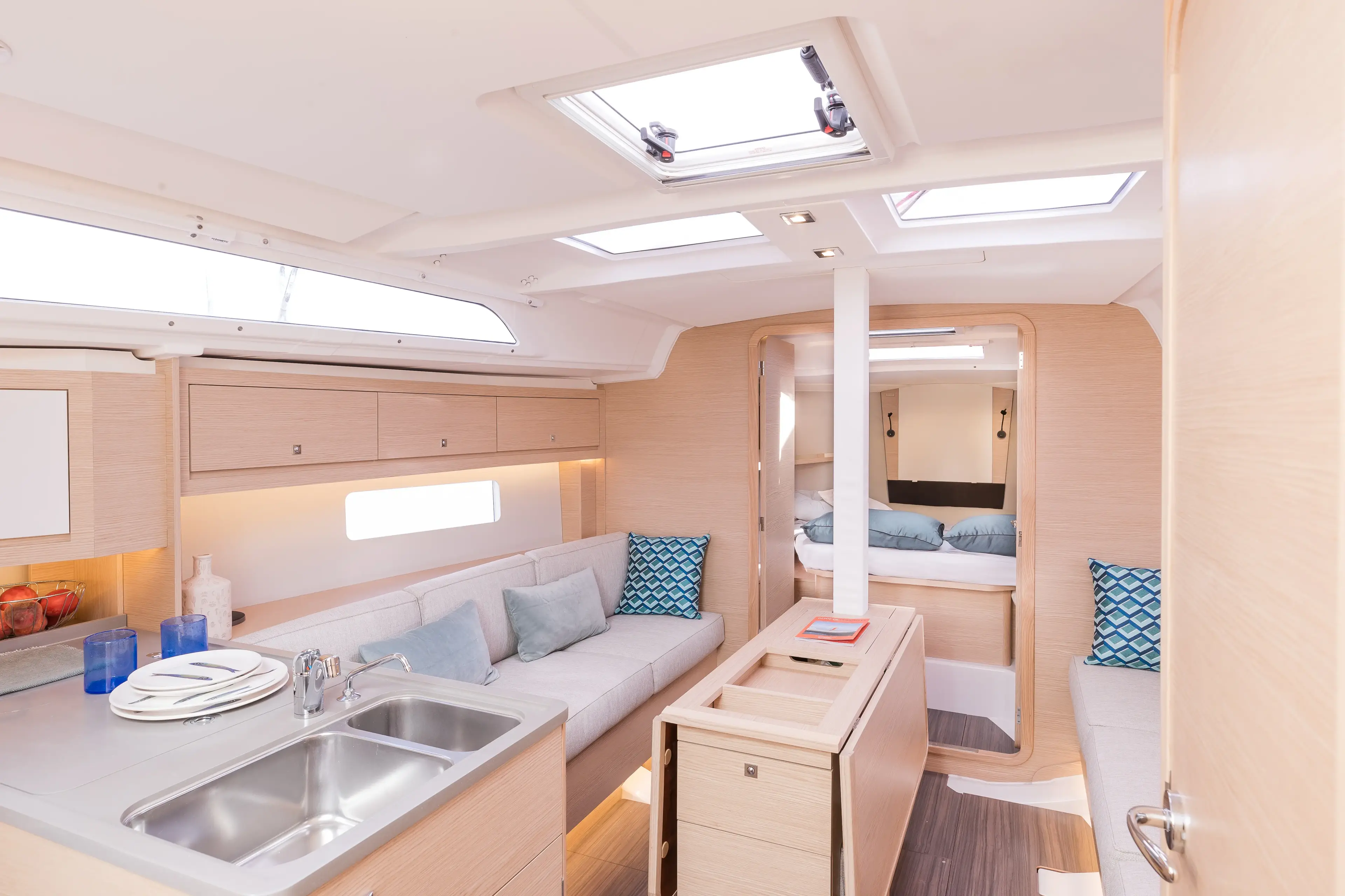 Sunsail 37.3 Premium thumbnail 14