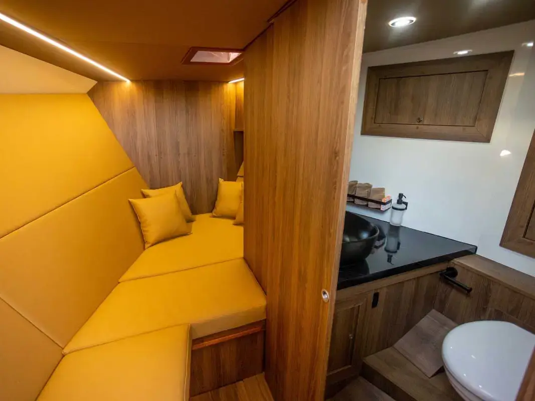 Premium thumbnail 13