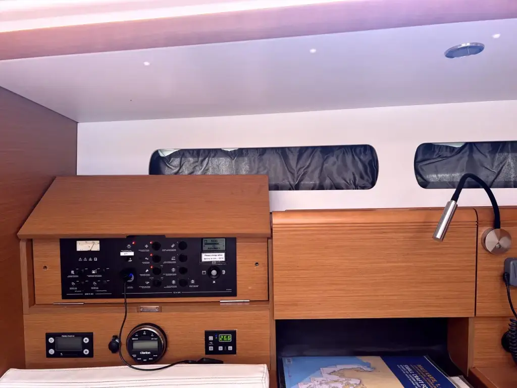 LADY LINDA thumbnail 6