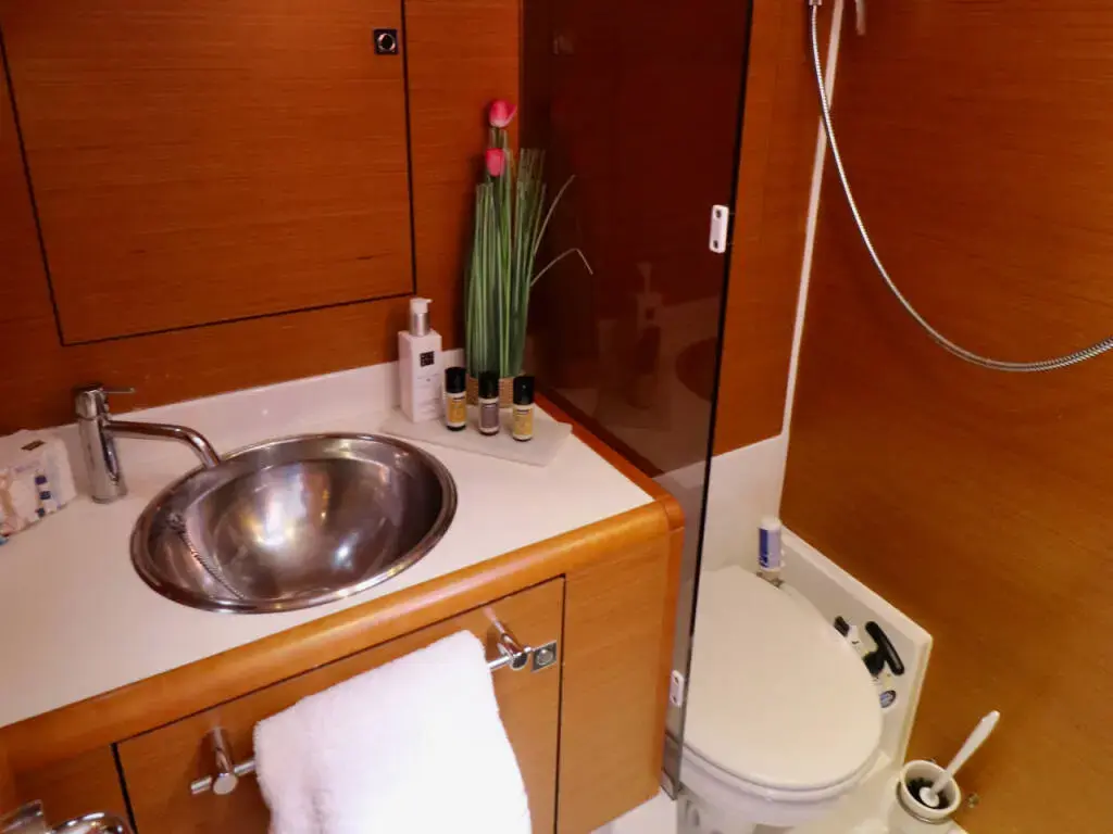 LADY LINDA thumbnail 8