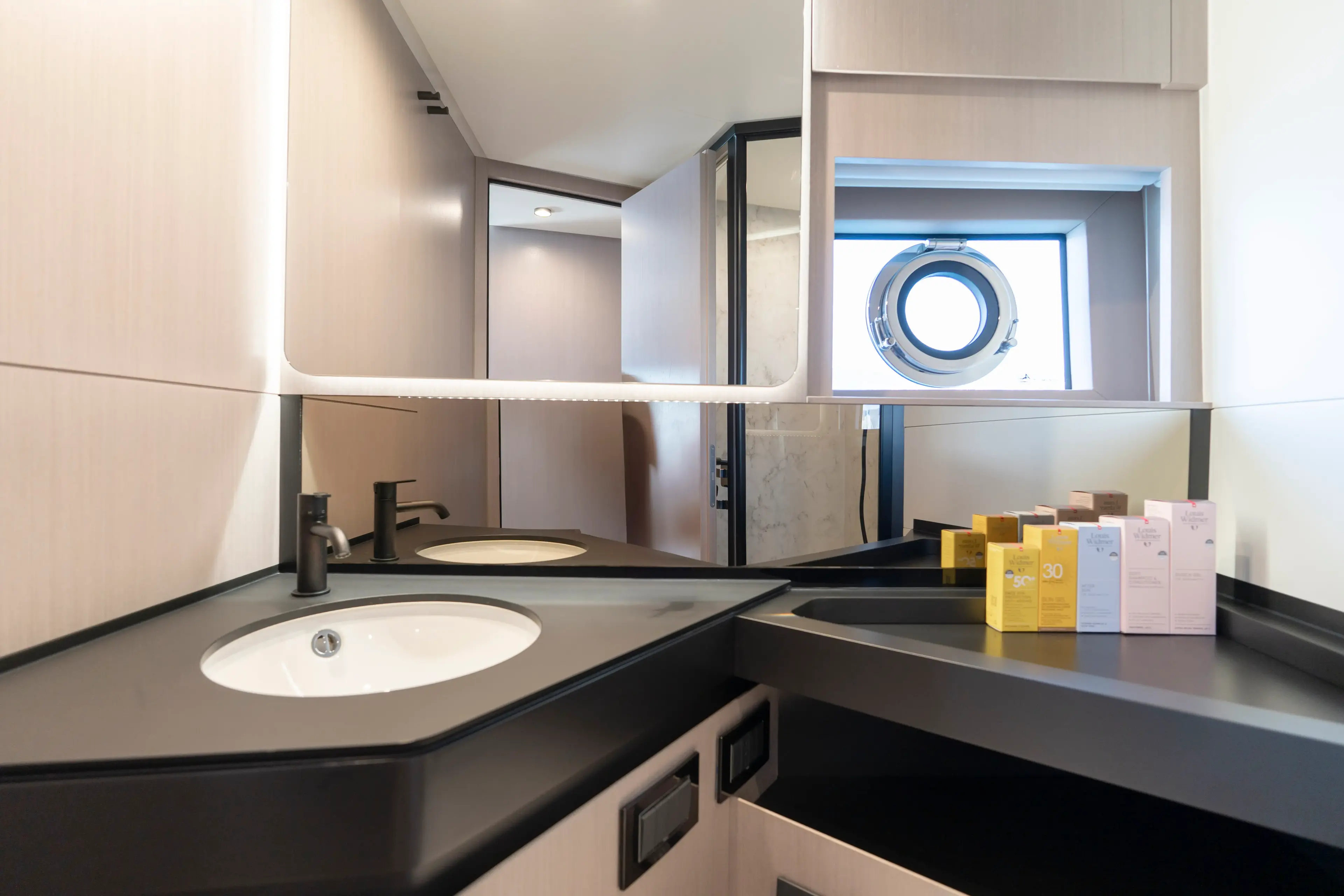 Felicita thumbnail 48