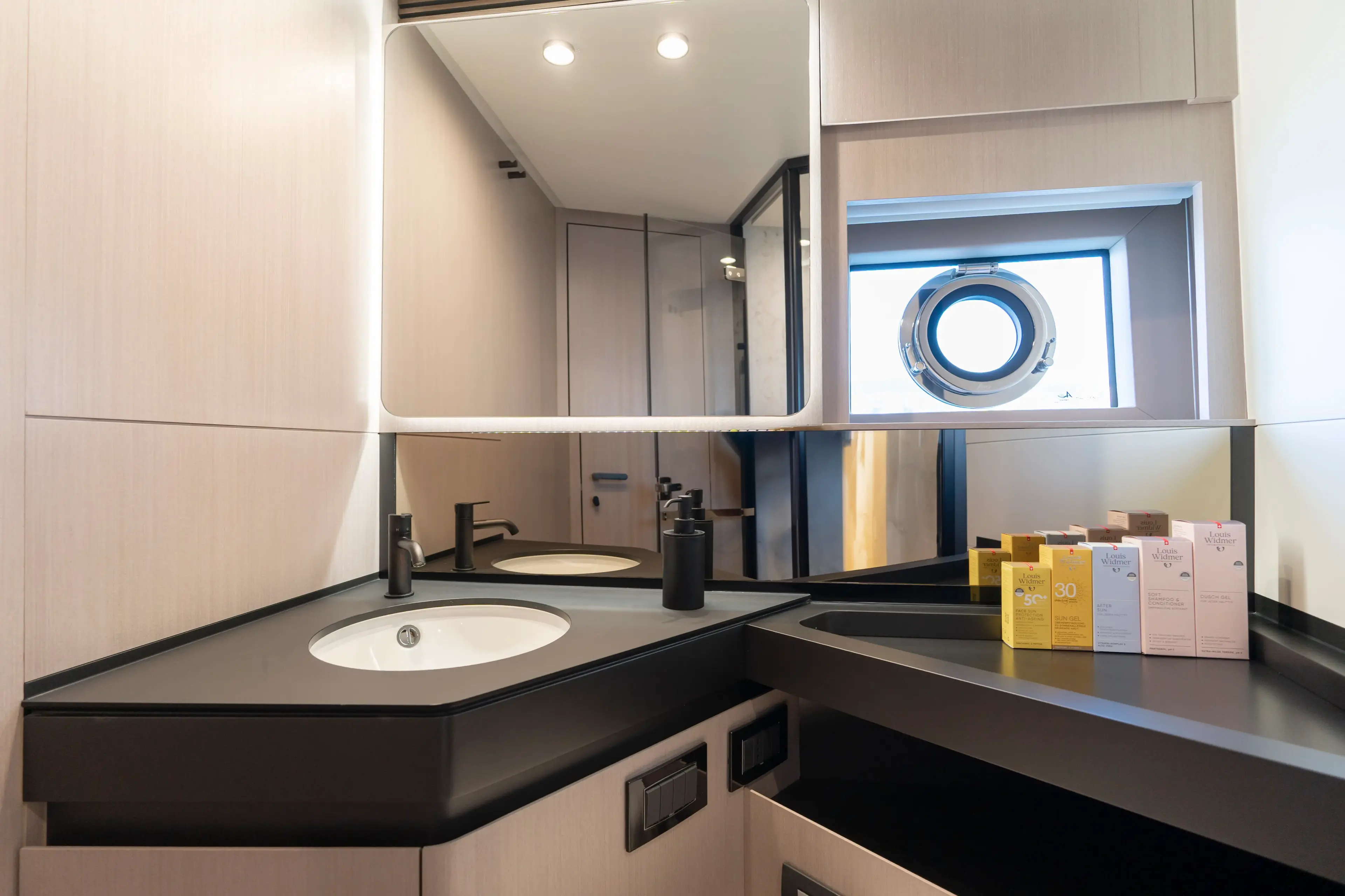 Felicita thumbnail 49