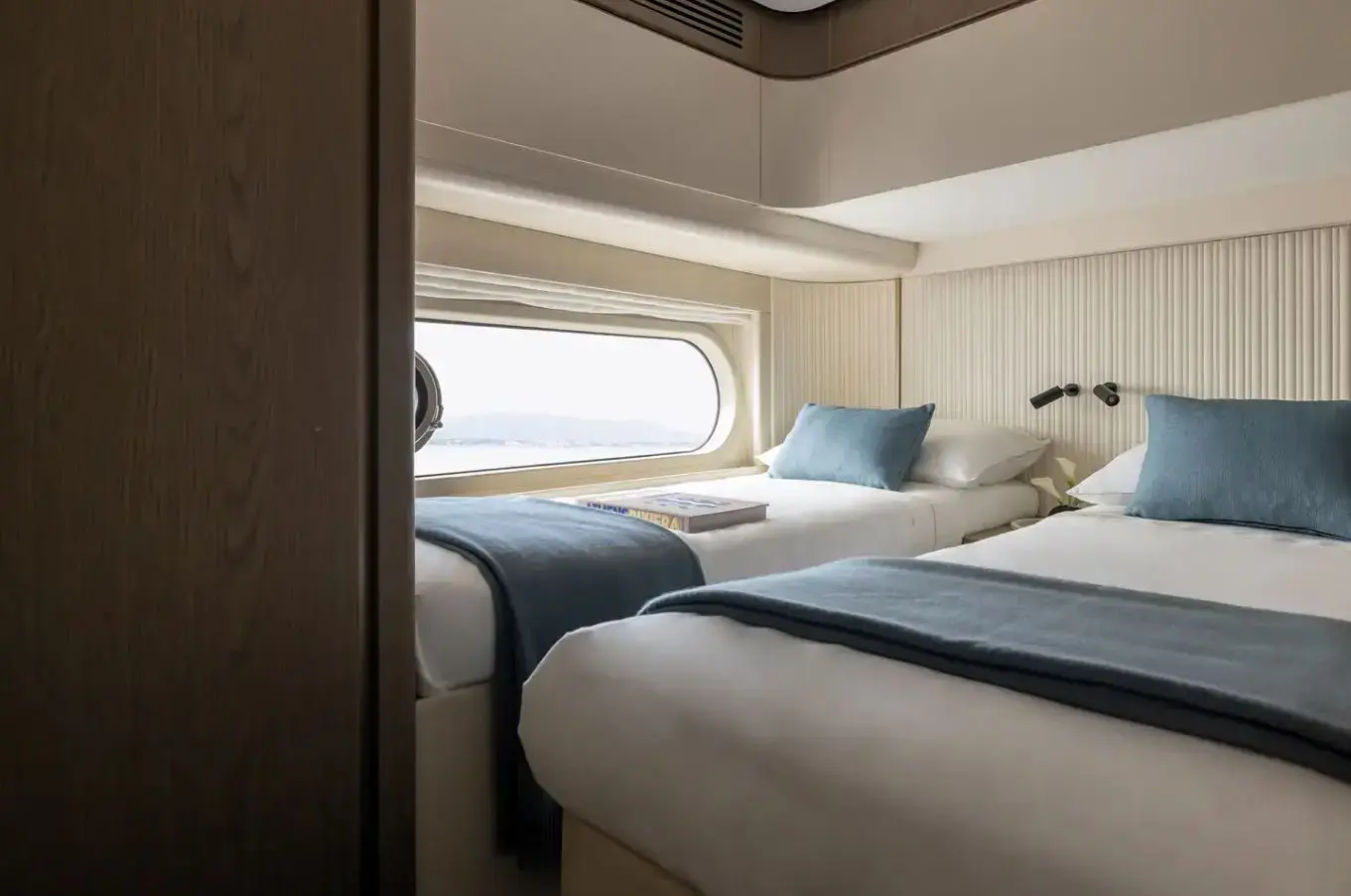 Amparito XIII thumbnail 11