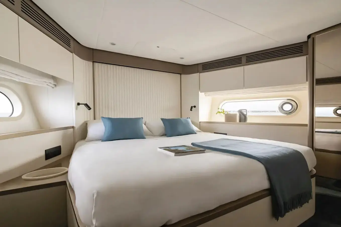 Amparito XIII thumbnail 16