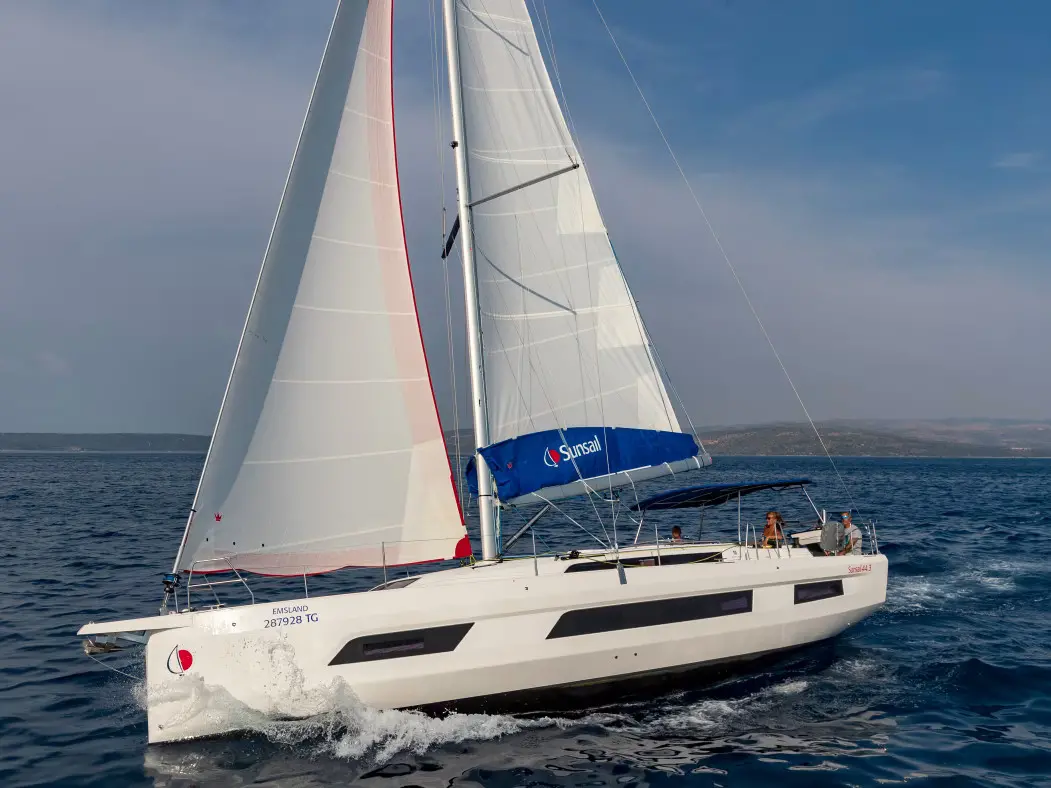 Sunsail 44.3 Premium Plus photo 1