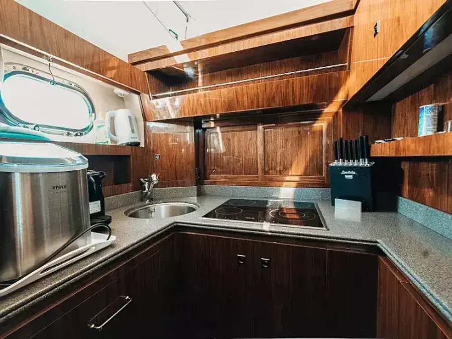 Premium thumbnail 17