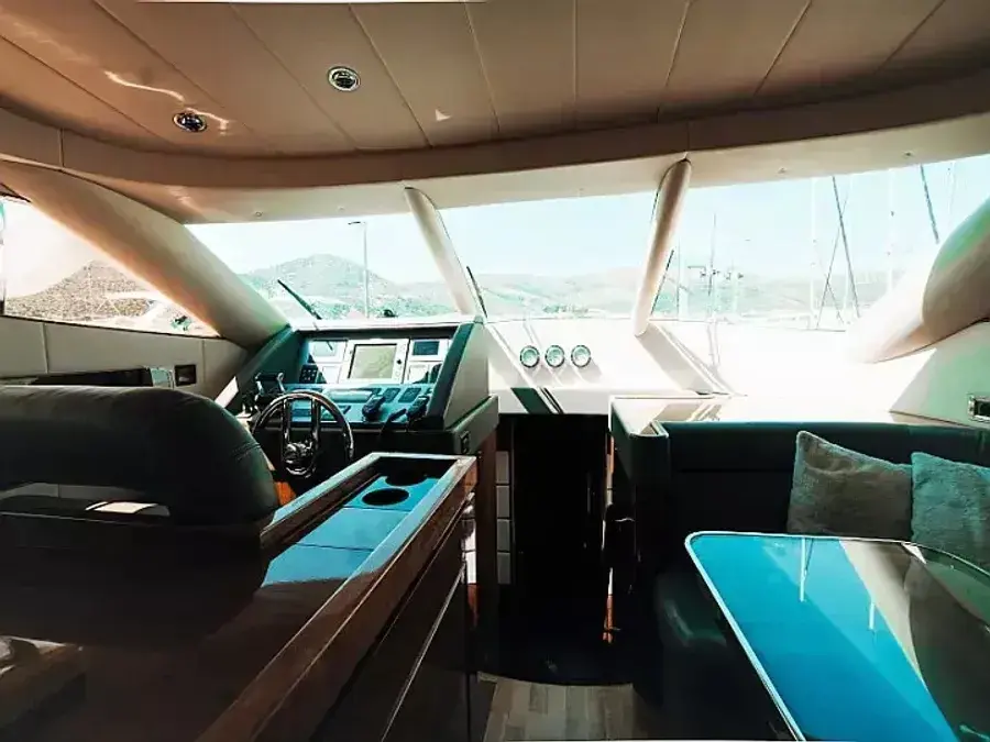 Premium thumbnail 18