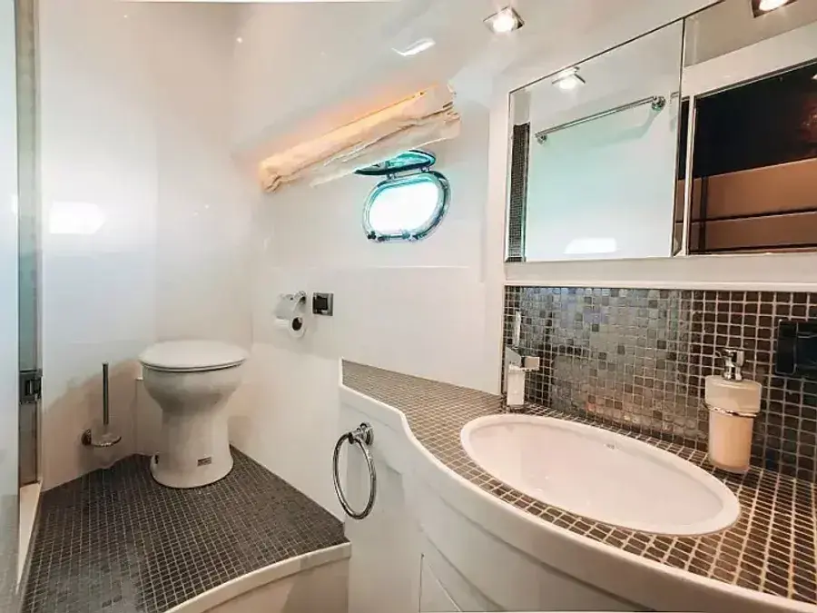 Premium thumbnail 20